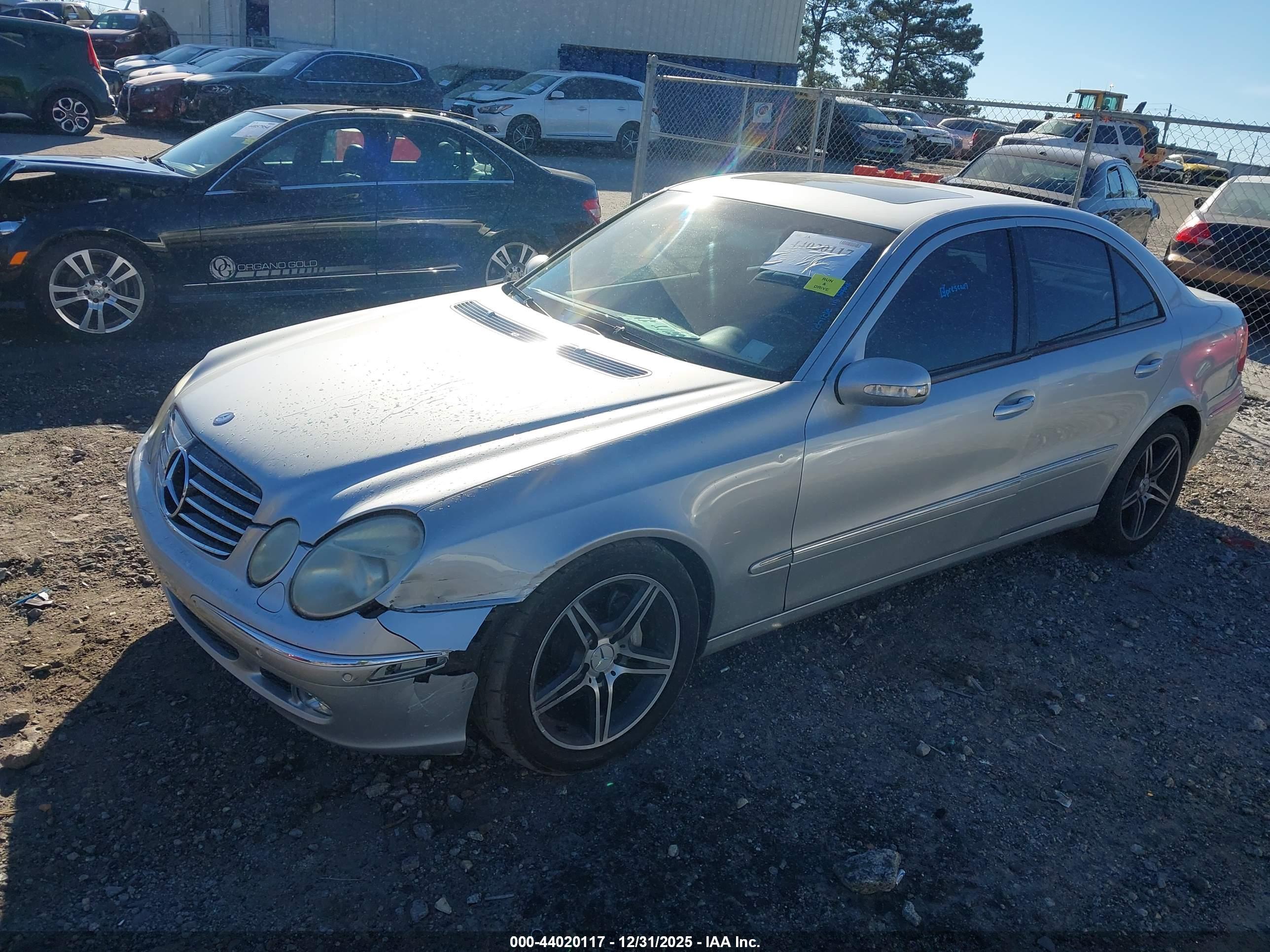 MERCEDES-BENZ E image 2