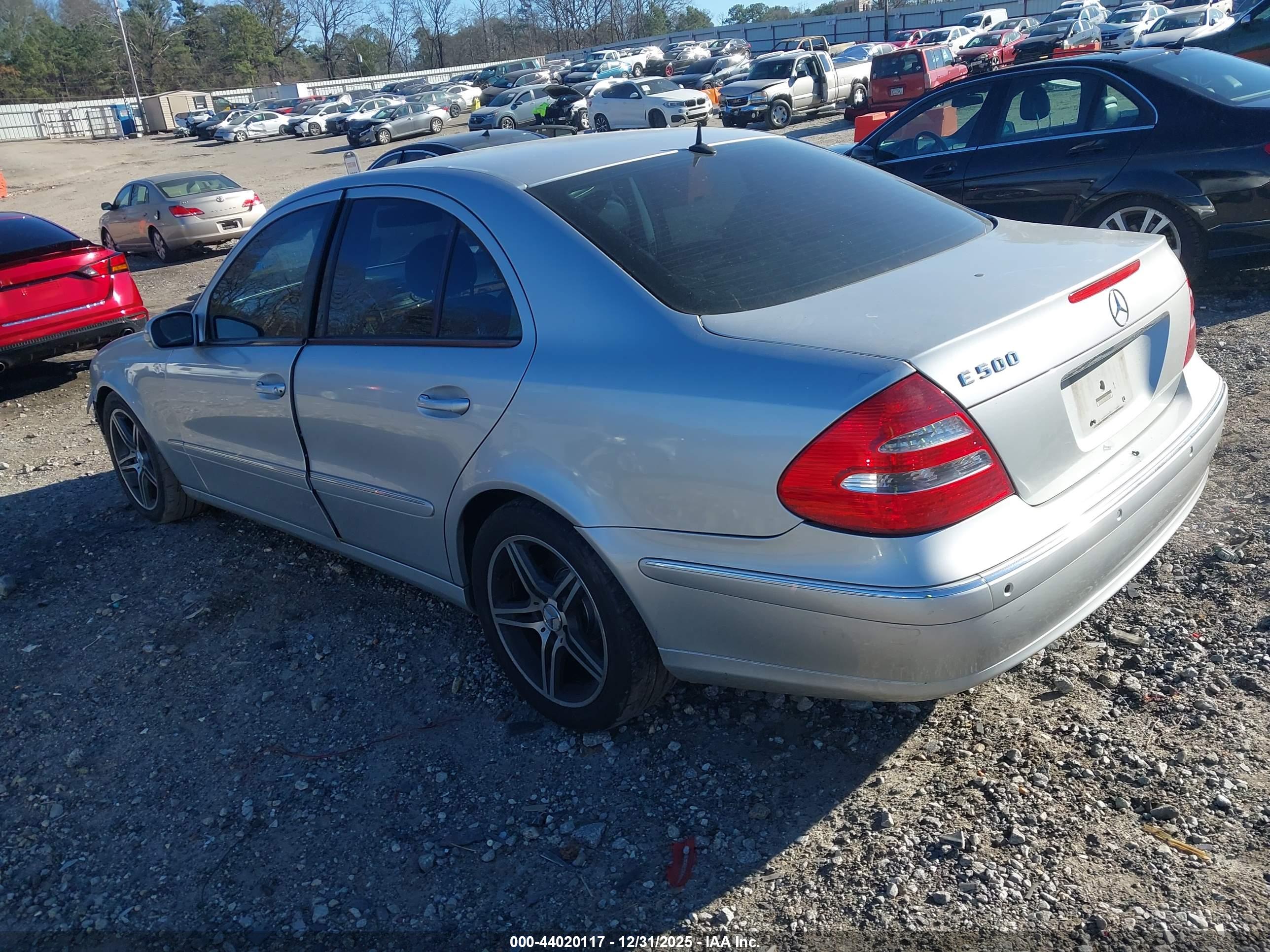 MERCEDES-BENZ E image 3