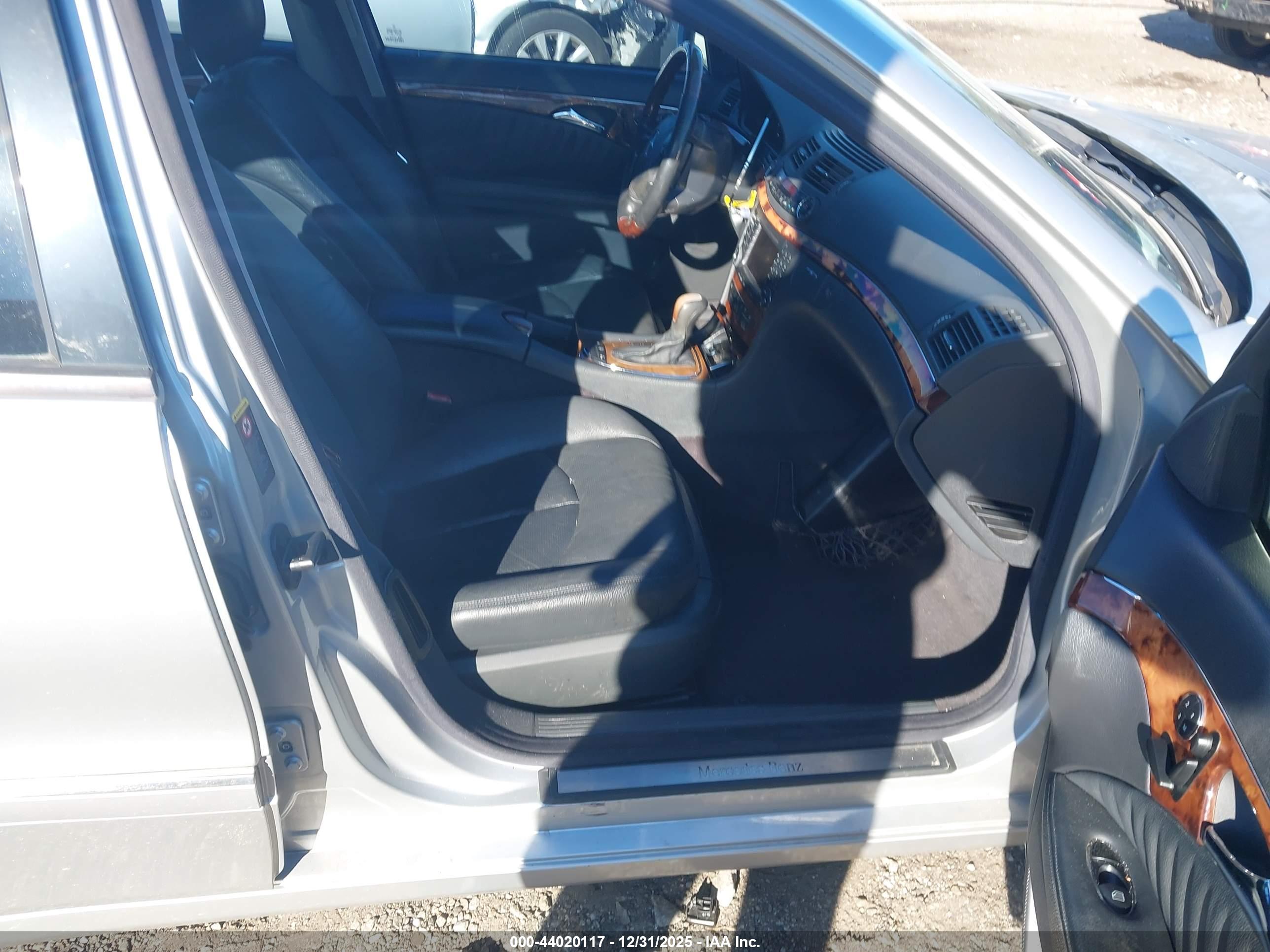 MERCEDES-BENZ E image 5
