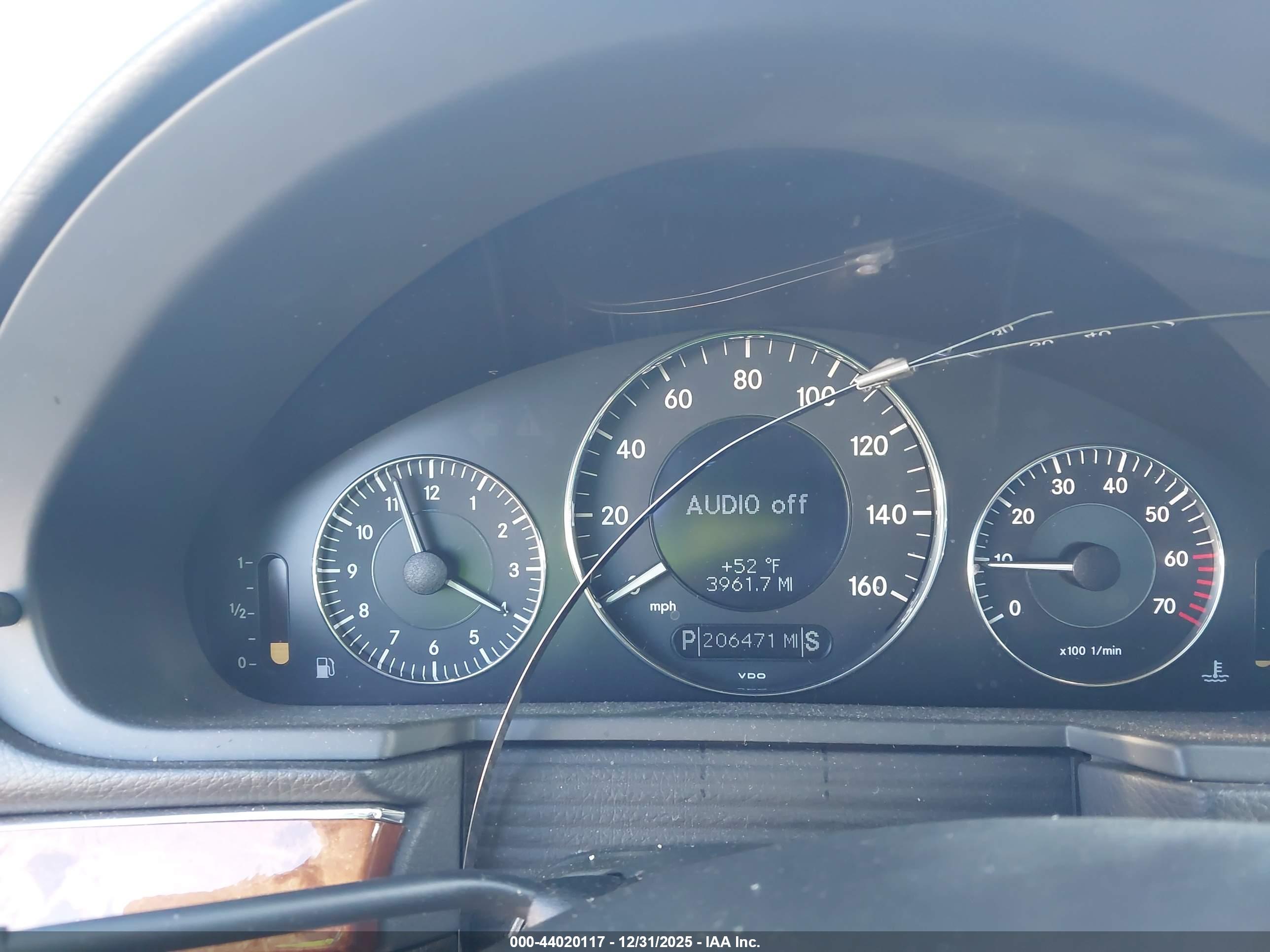 MERCEDES-BENZ E image 7