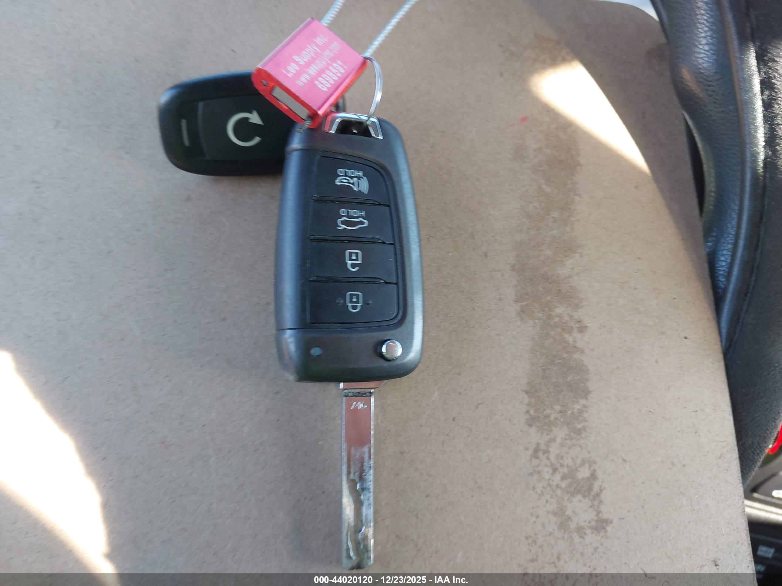 HYUNDAI ACCENT image 11