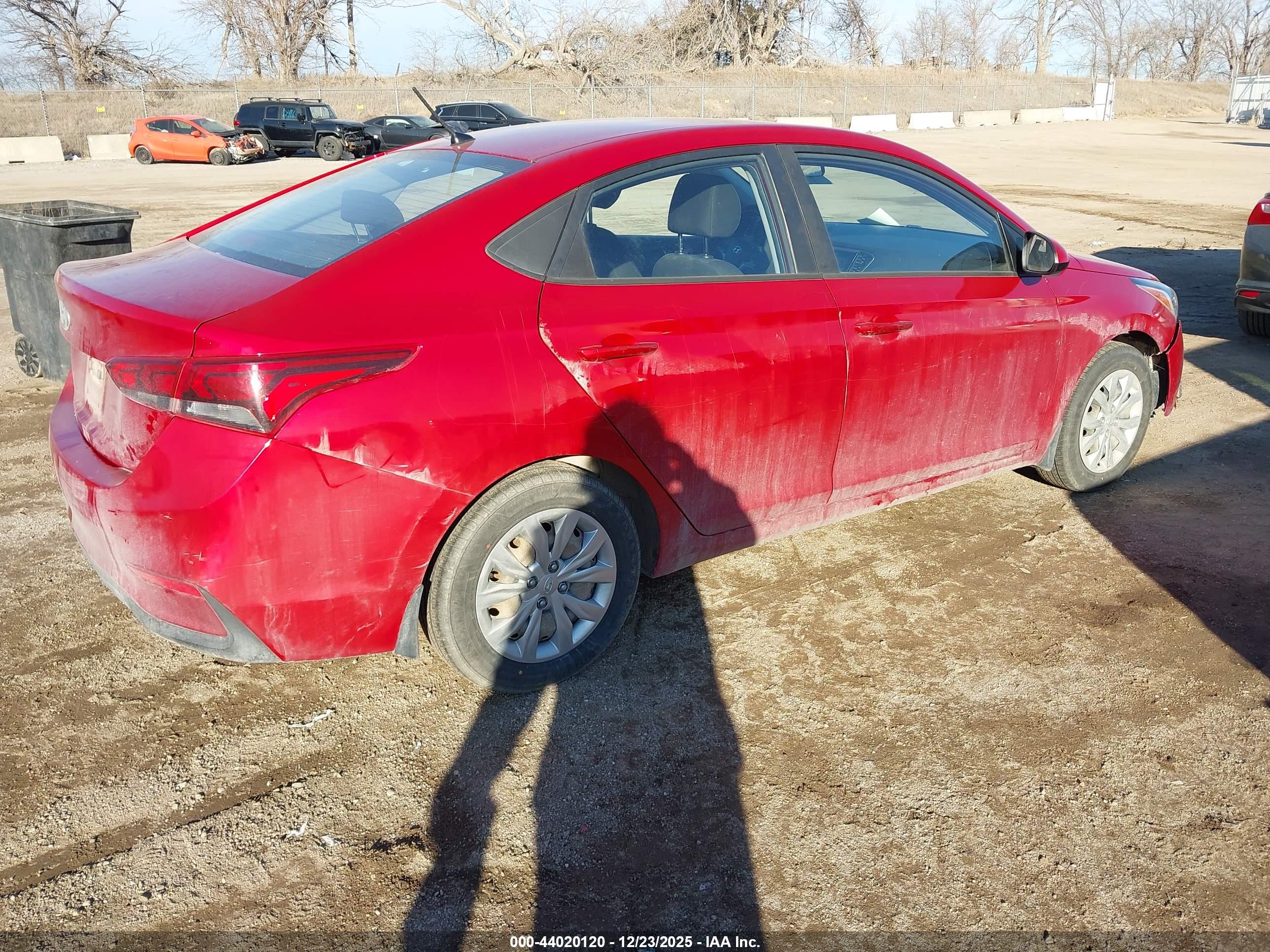 HYUNDAI ACCENT image 4