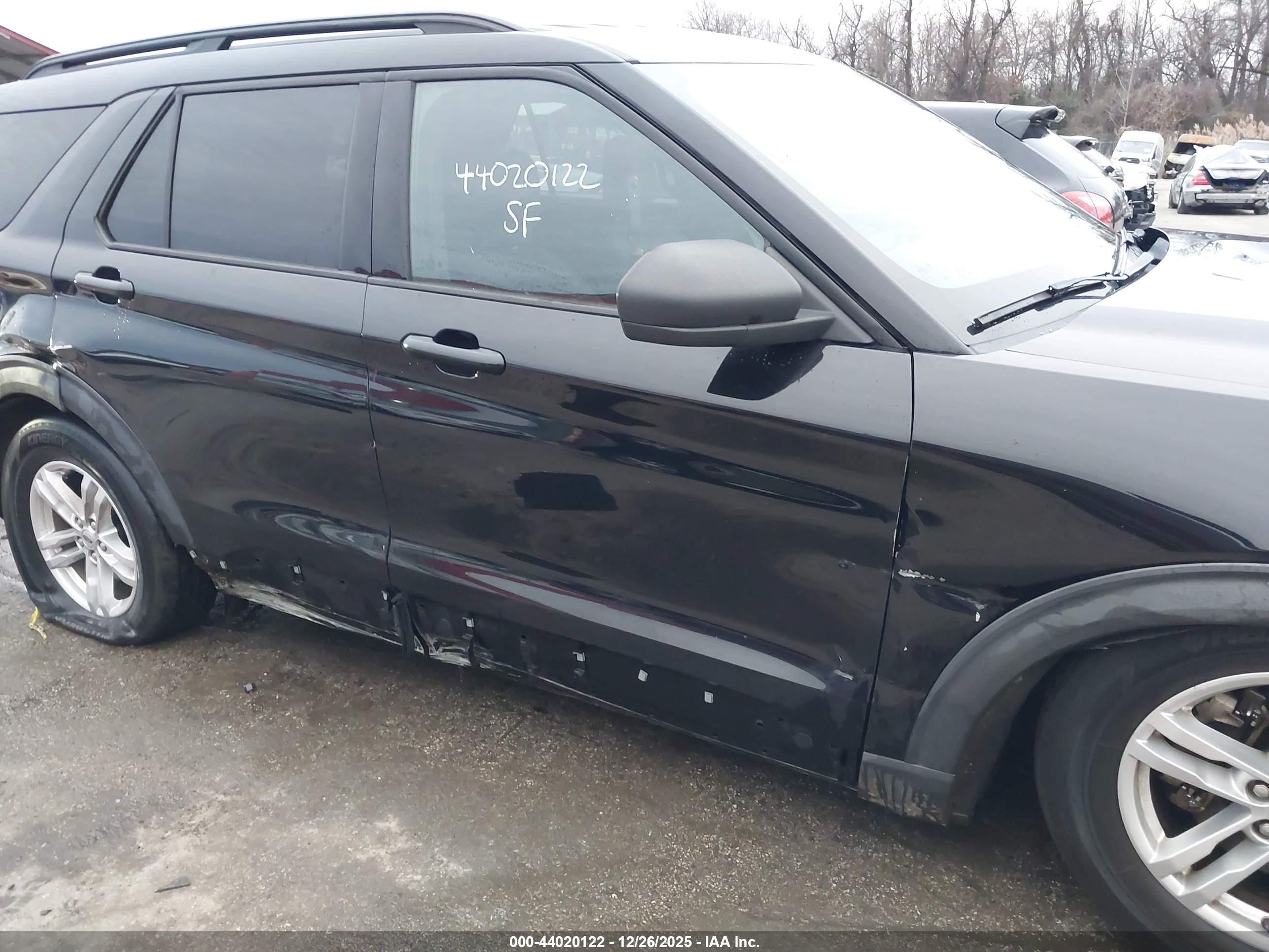 FORD EXPLORER image 6