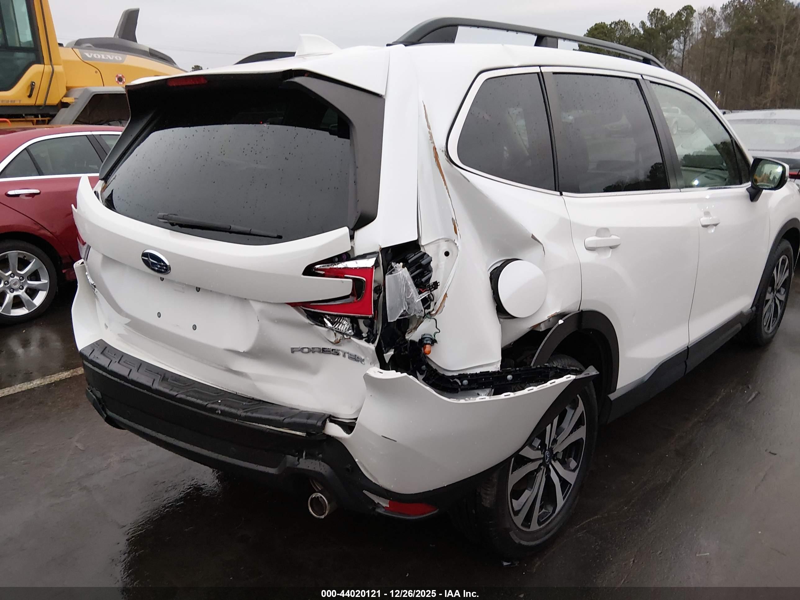 SUBARU FORESTER image 6
