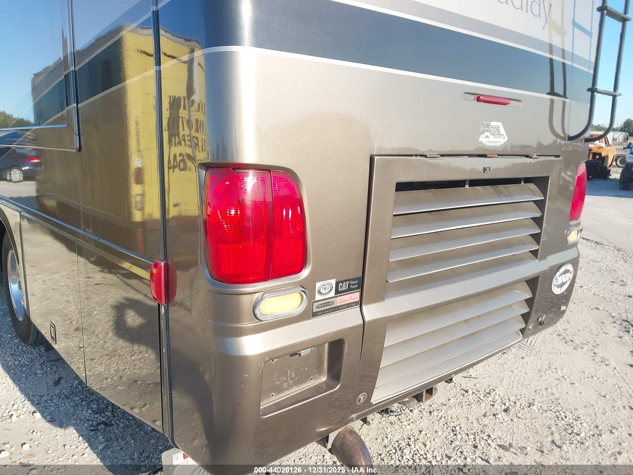 FREIGHTLINER CHASSIS image 10