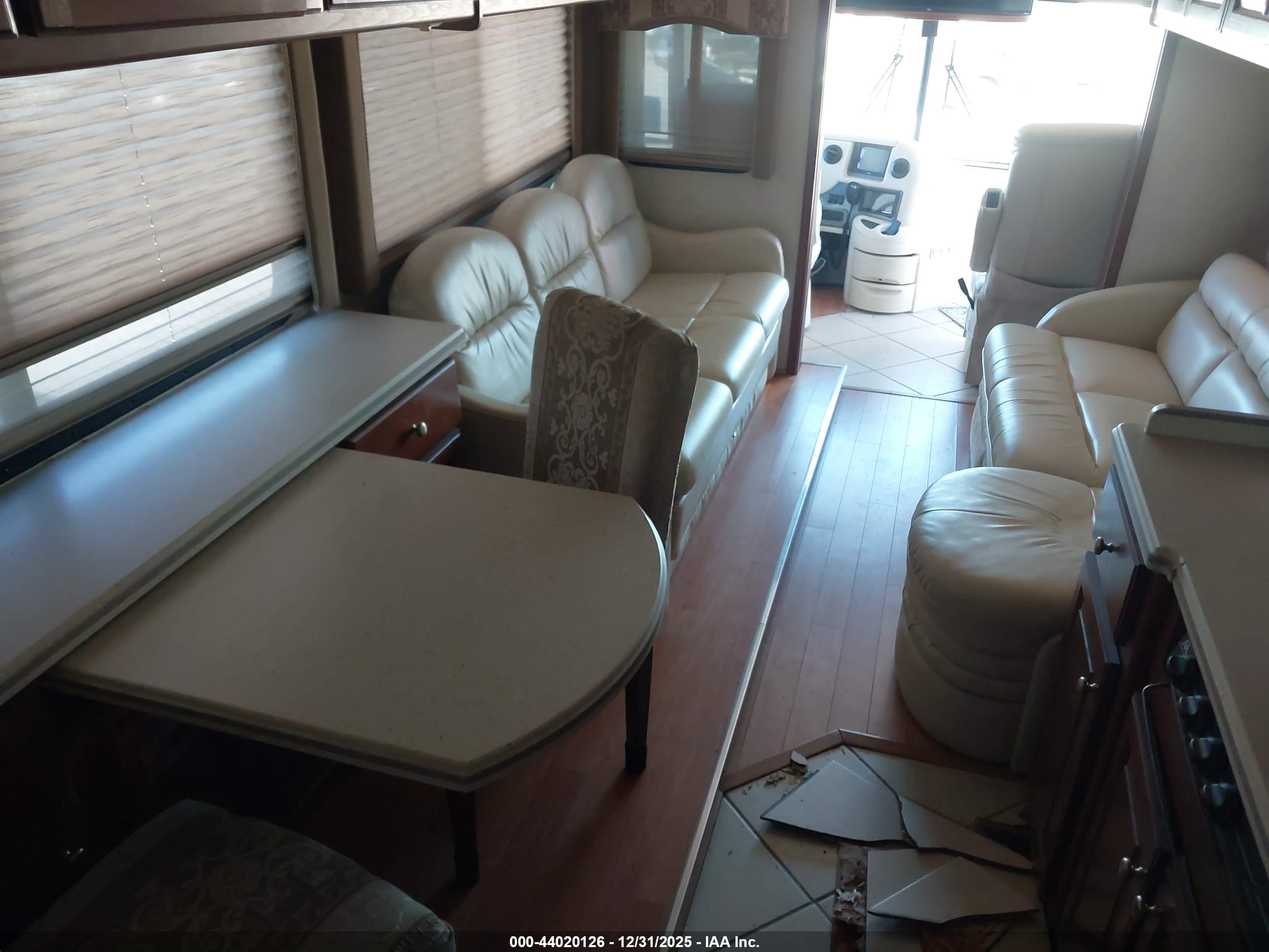 FREIGHTLINER CHASSIS image 8