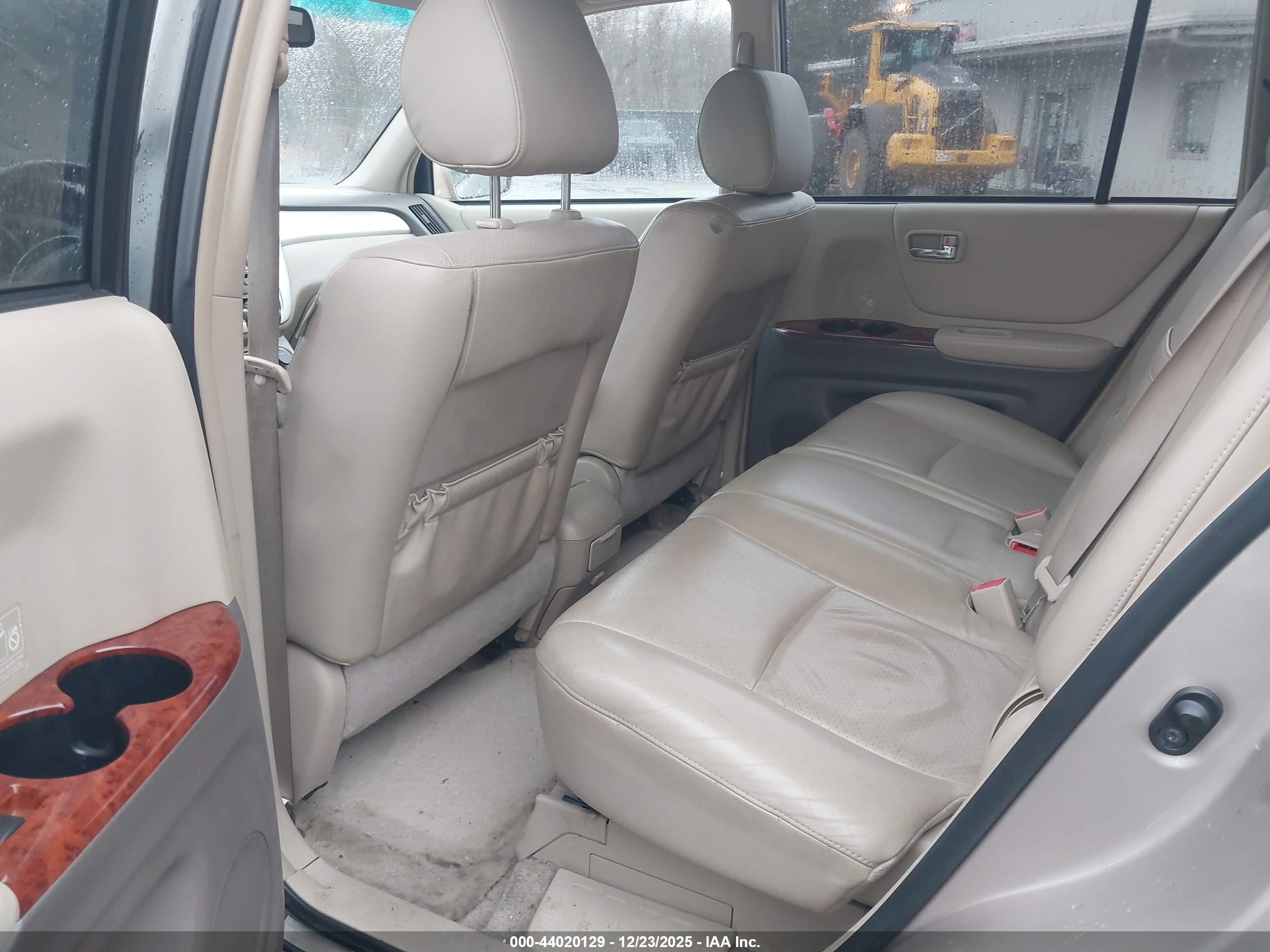 TOYOTA HIGHLANDER image 8
