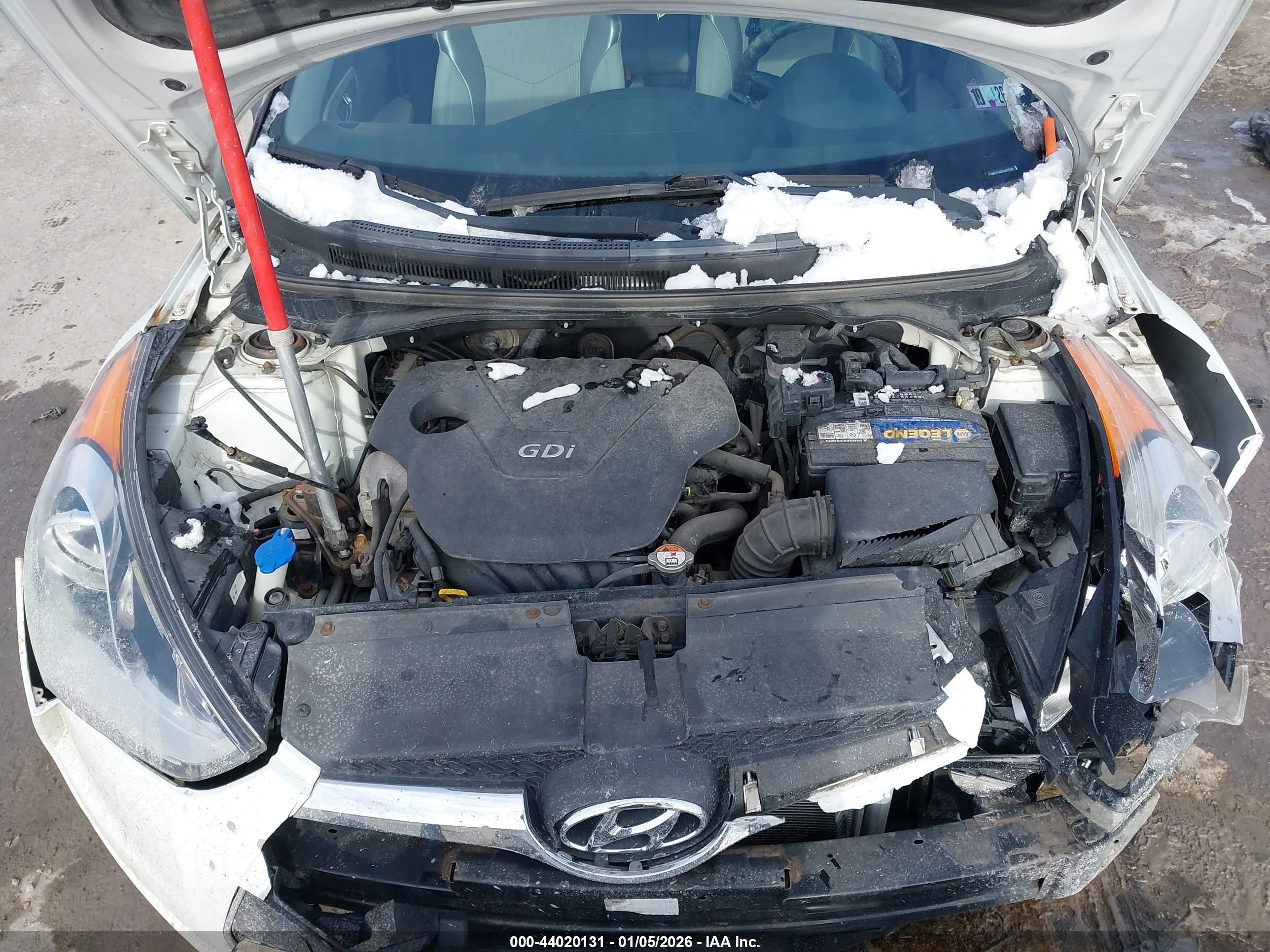 HYUNDAI VELOSTER image 10