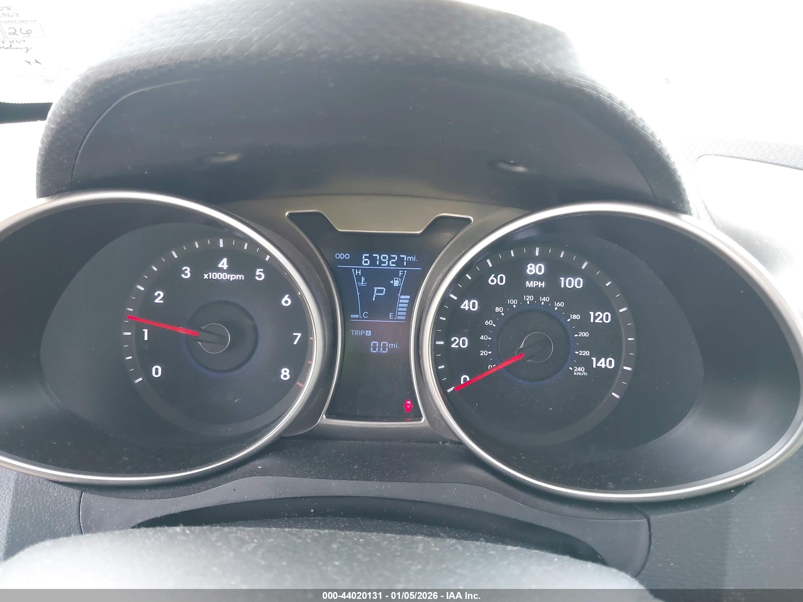 HYUNDAI VELOSTER image 7