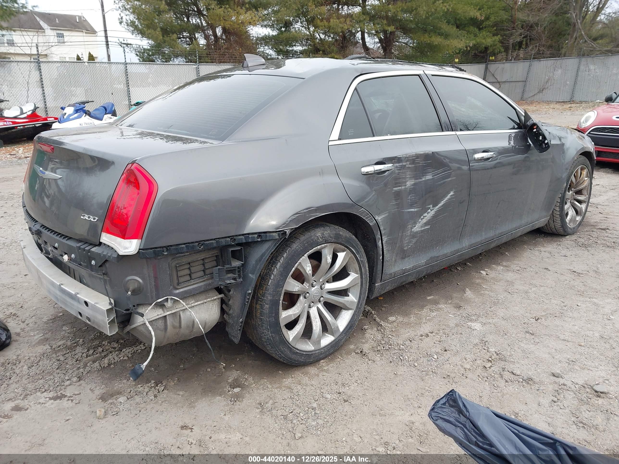 CHRYSLER 300 image 4