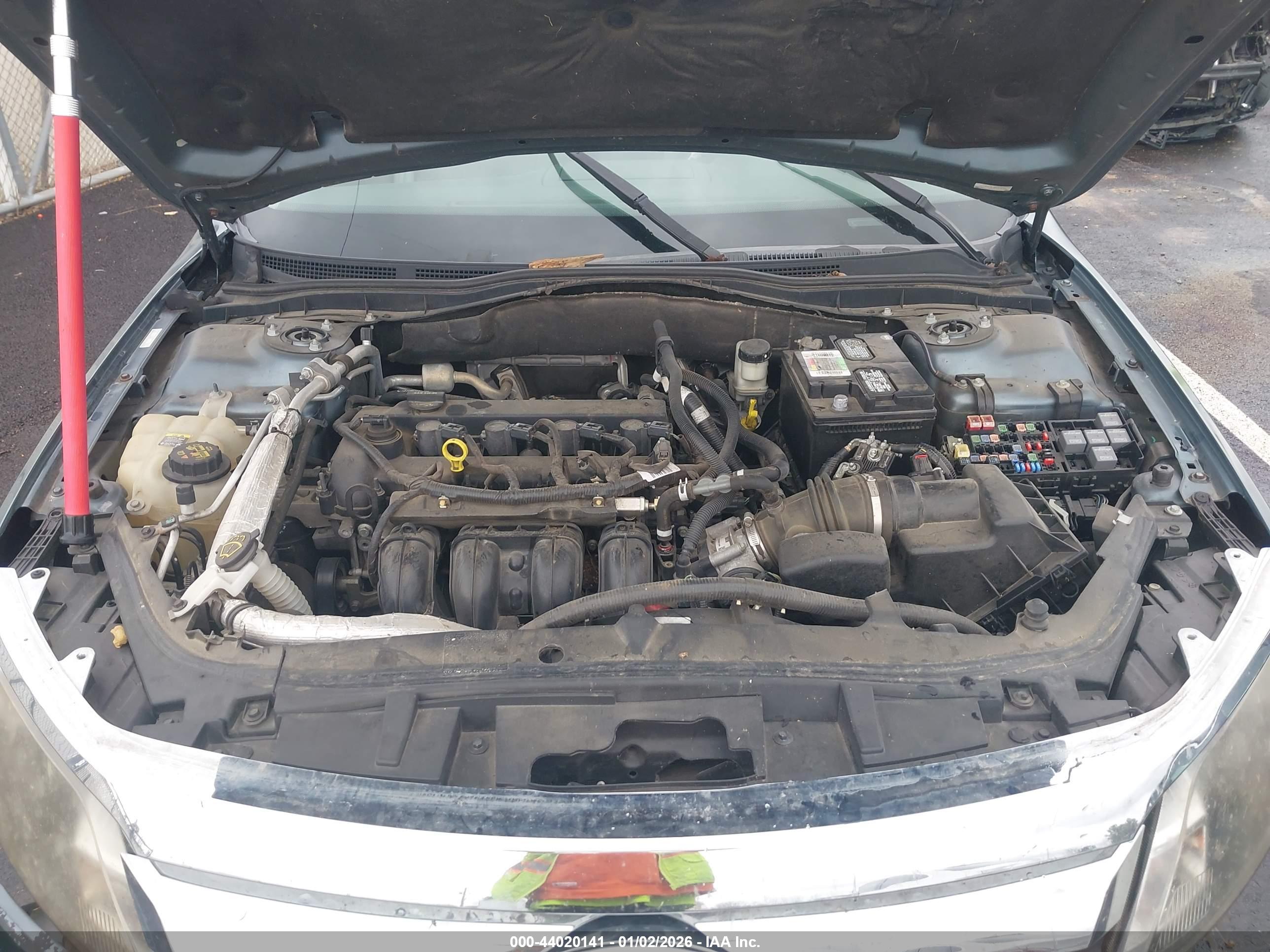 FORD FUSION image 10