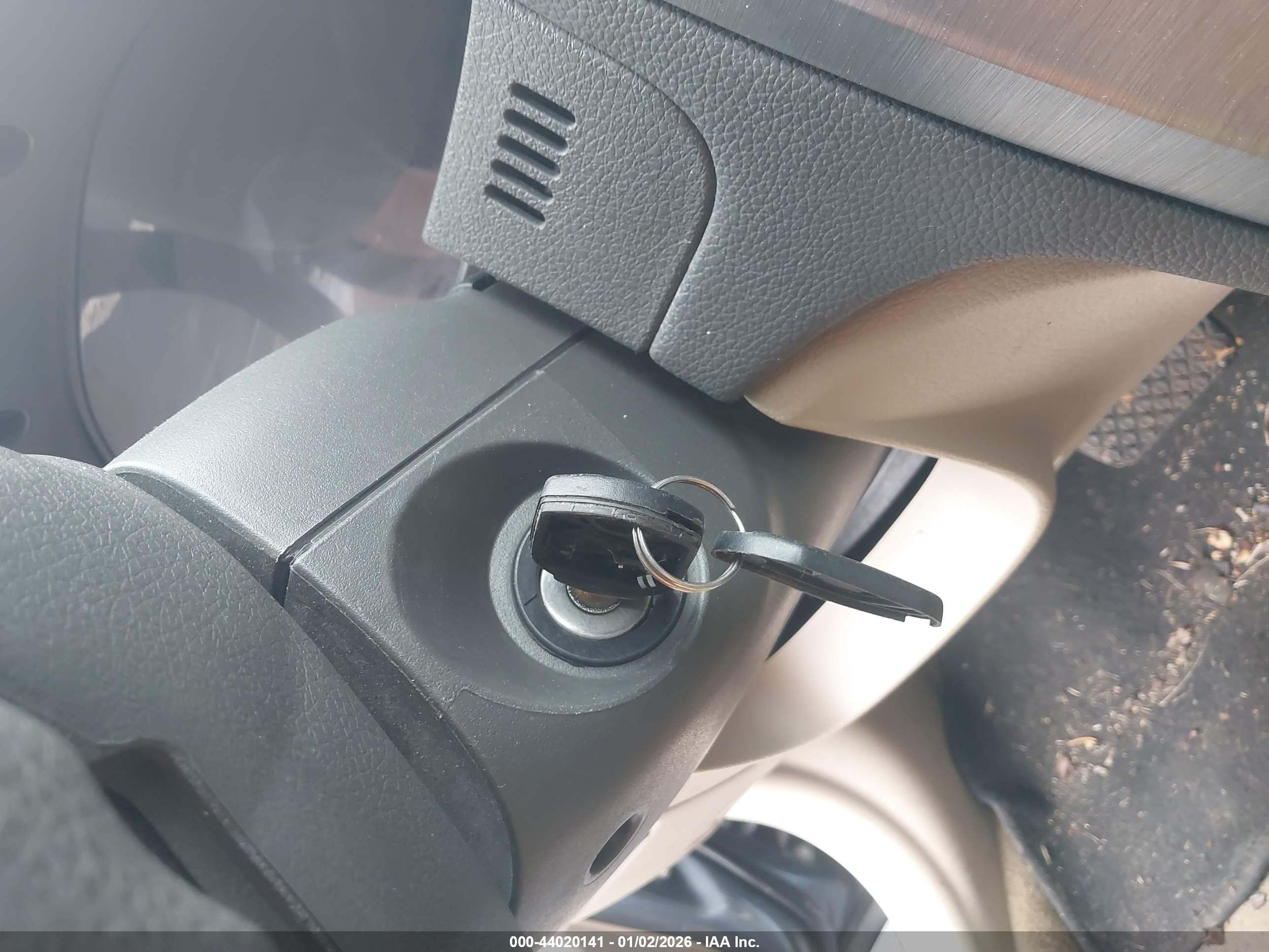 FORD FUSION image 11