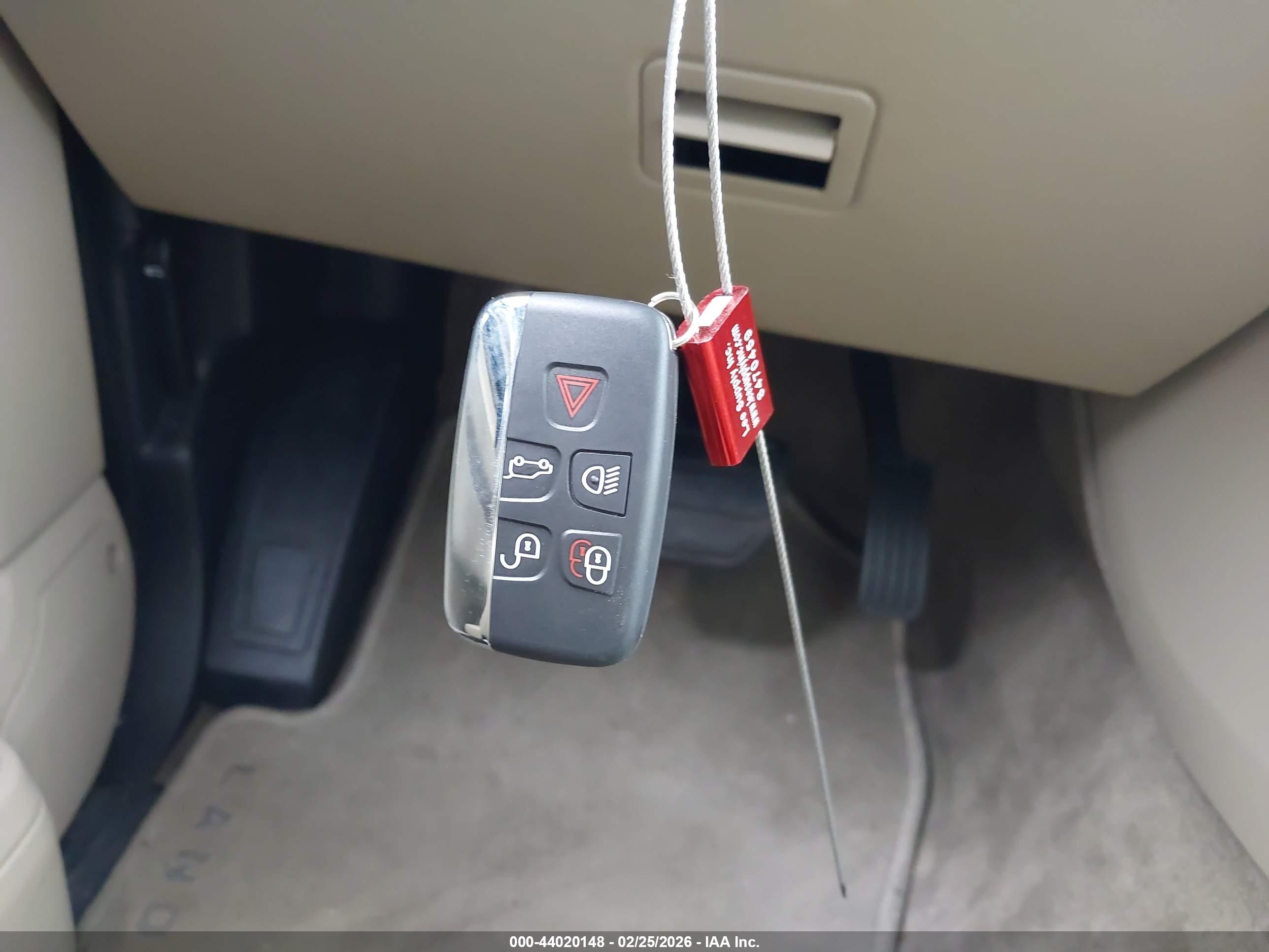 LAND ROVER image 11