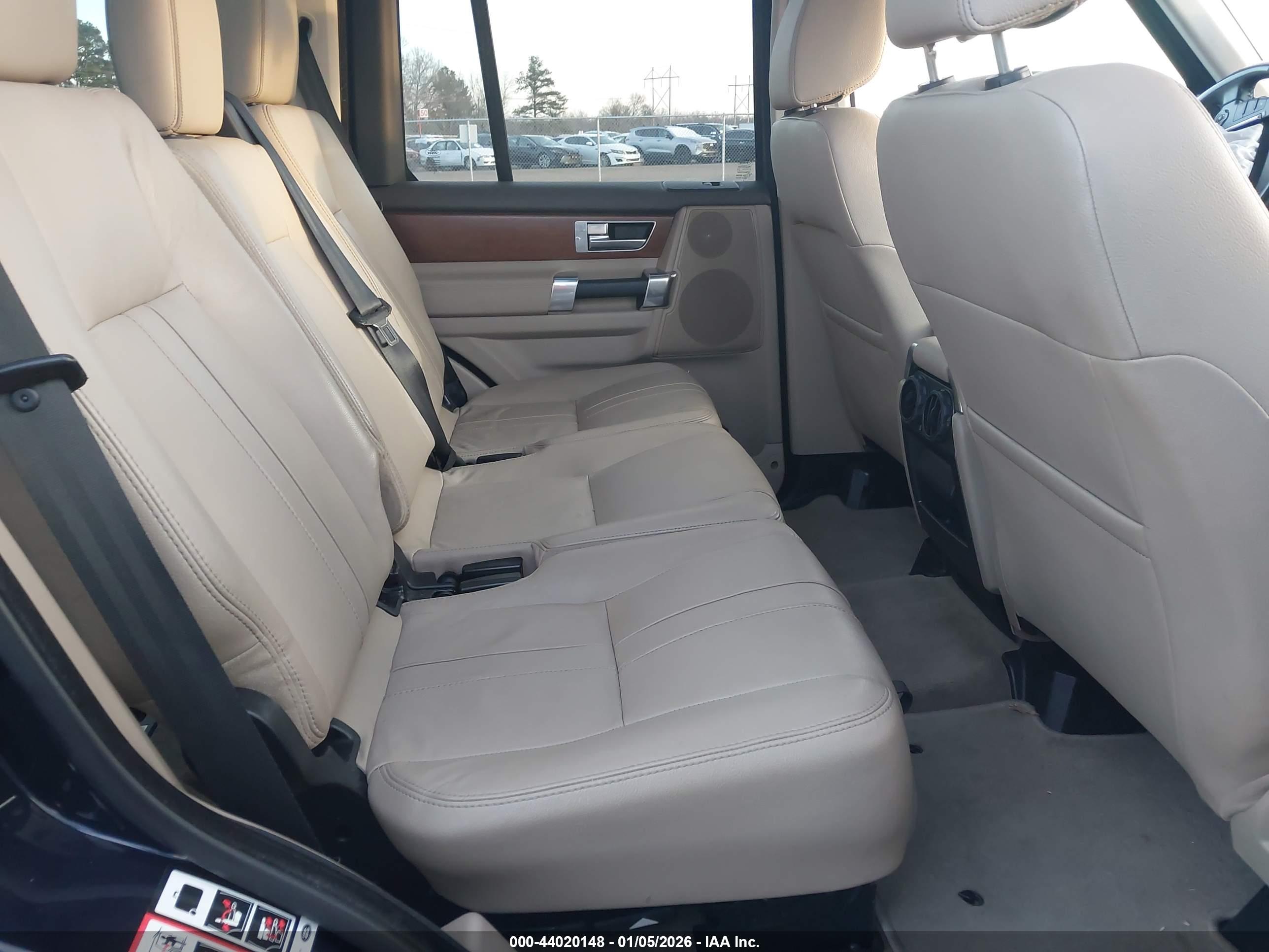 LAND ROVER image 8