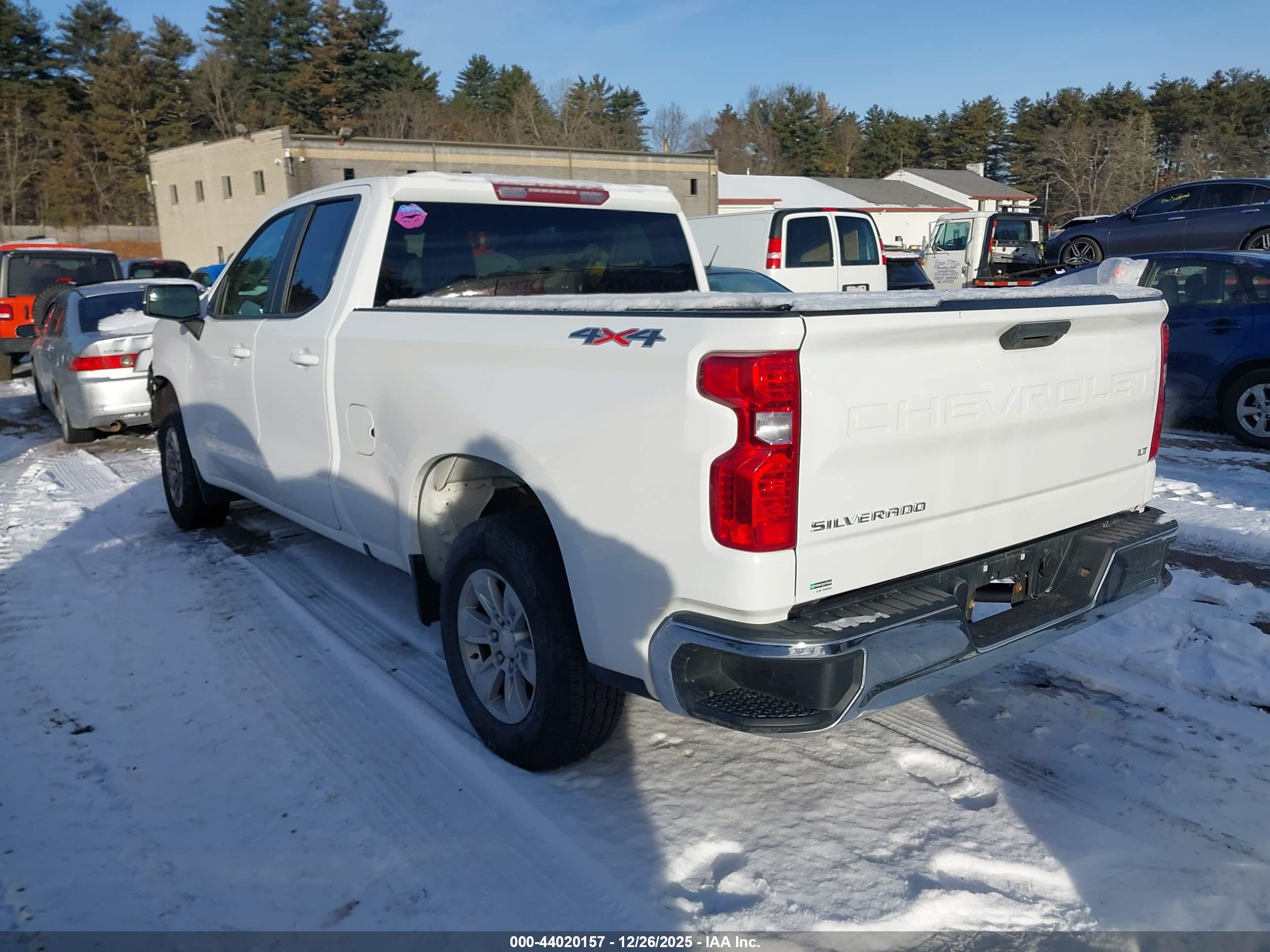 CHEVROLET SILVERADO image 3