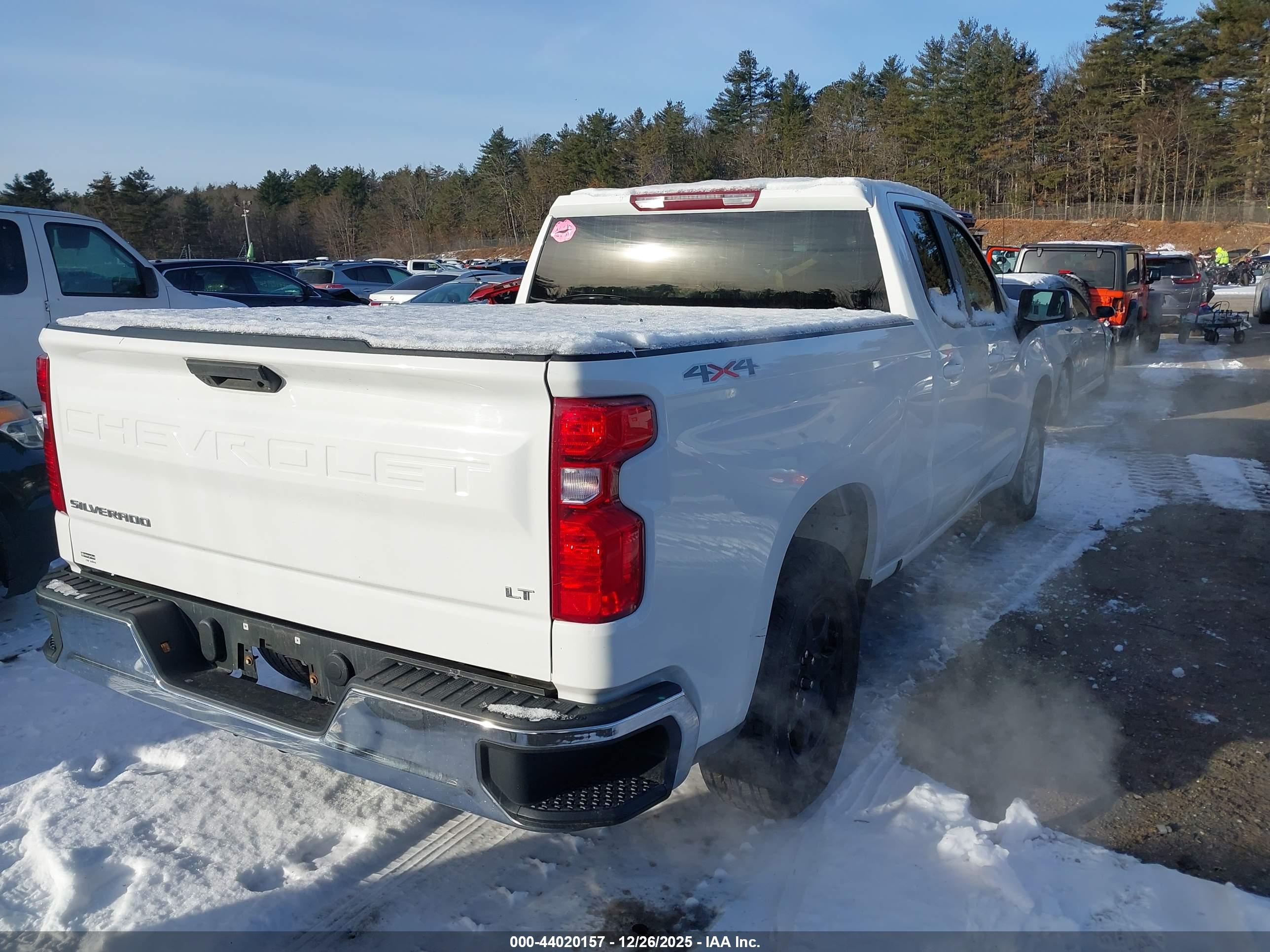 CHEVROLET SILVERADO image 4