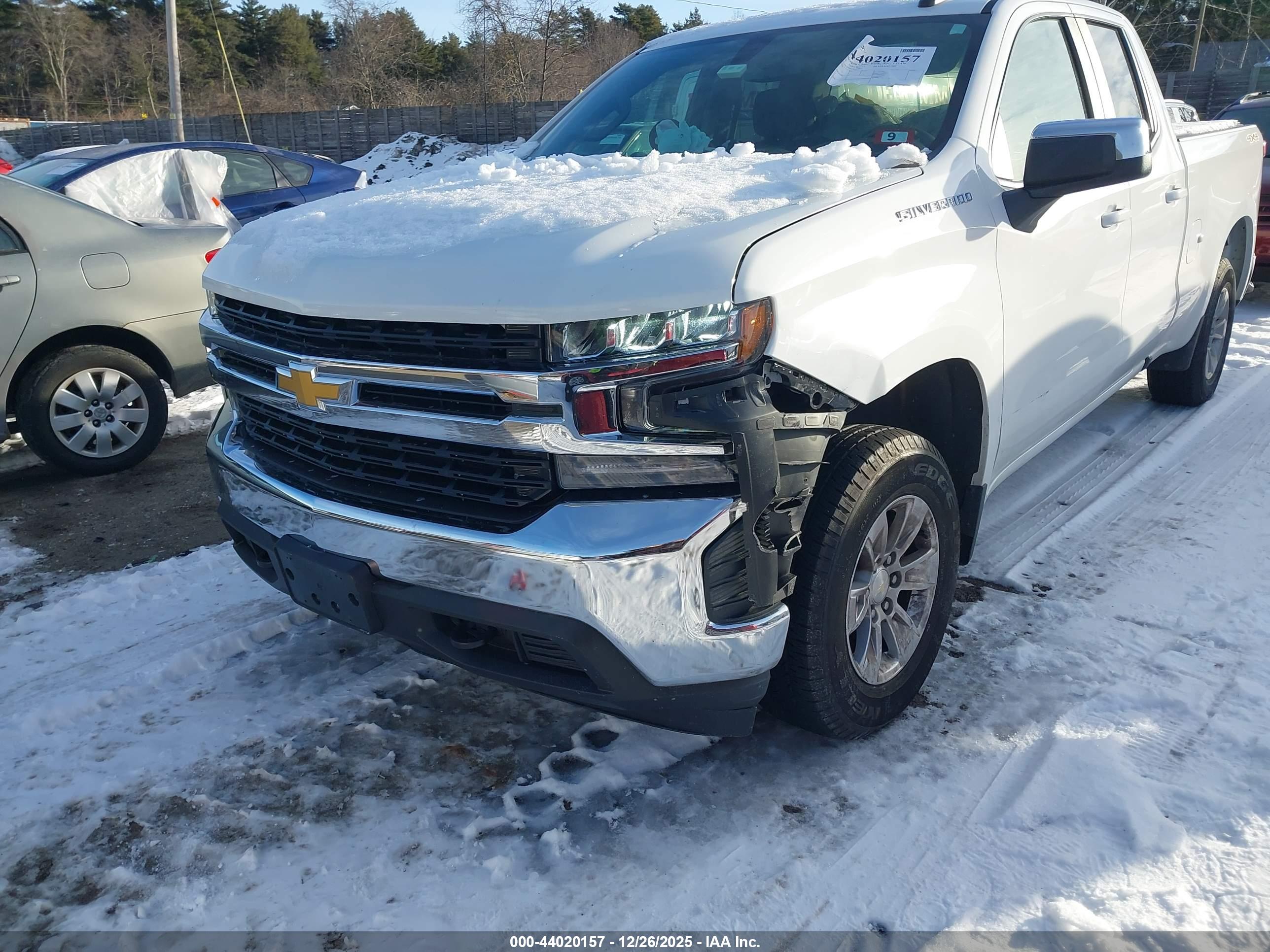 CHEVROLET SILVERADO image 6