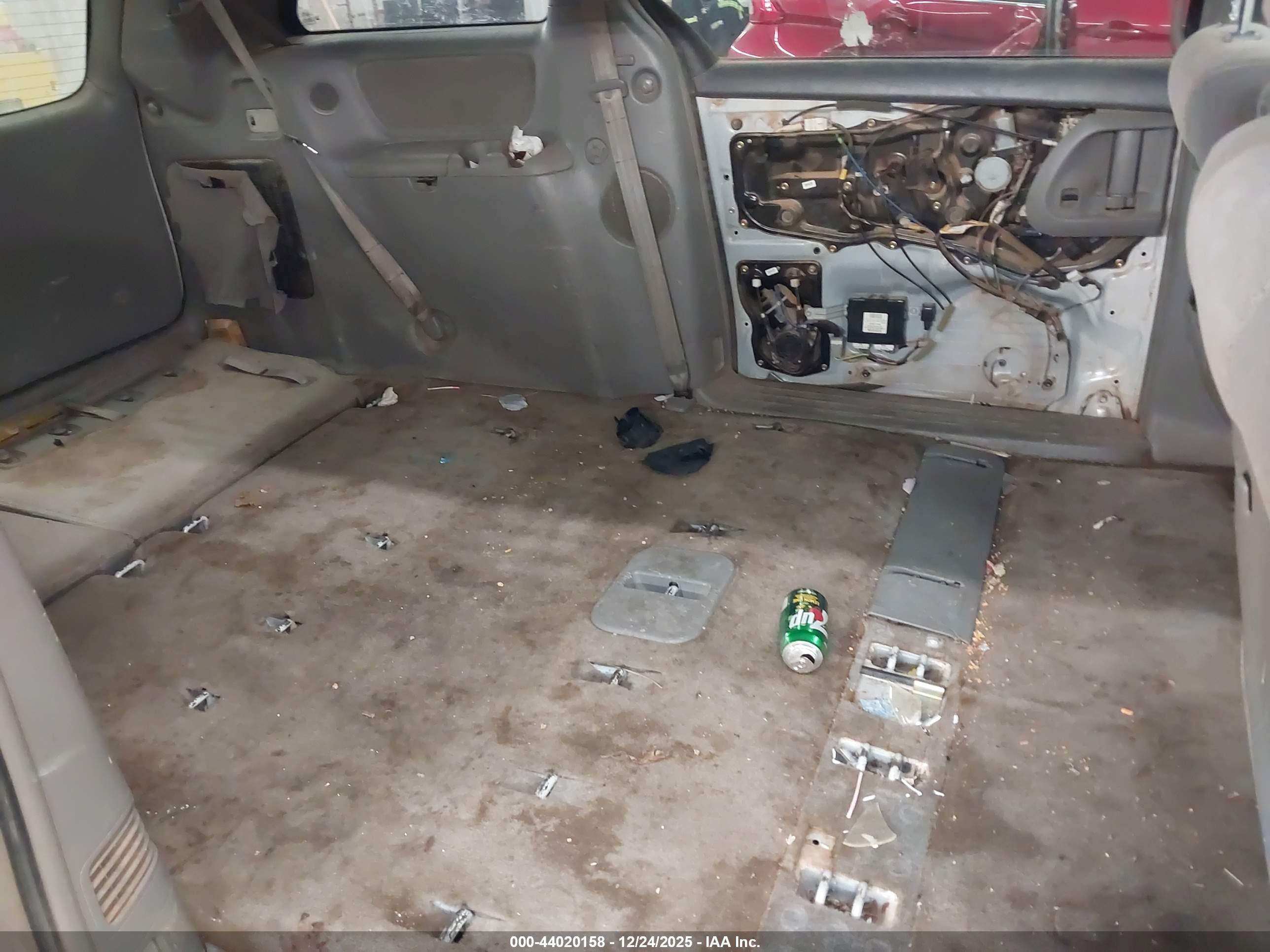 TOYOTA SIENNA image 8