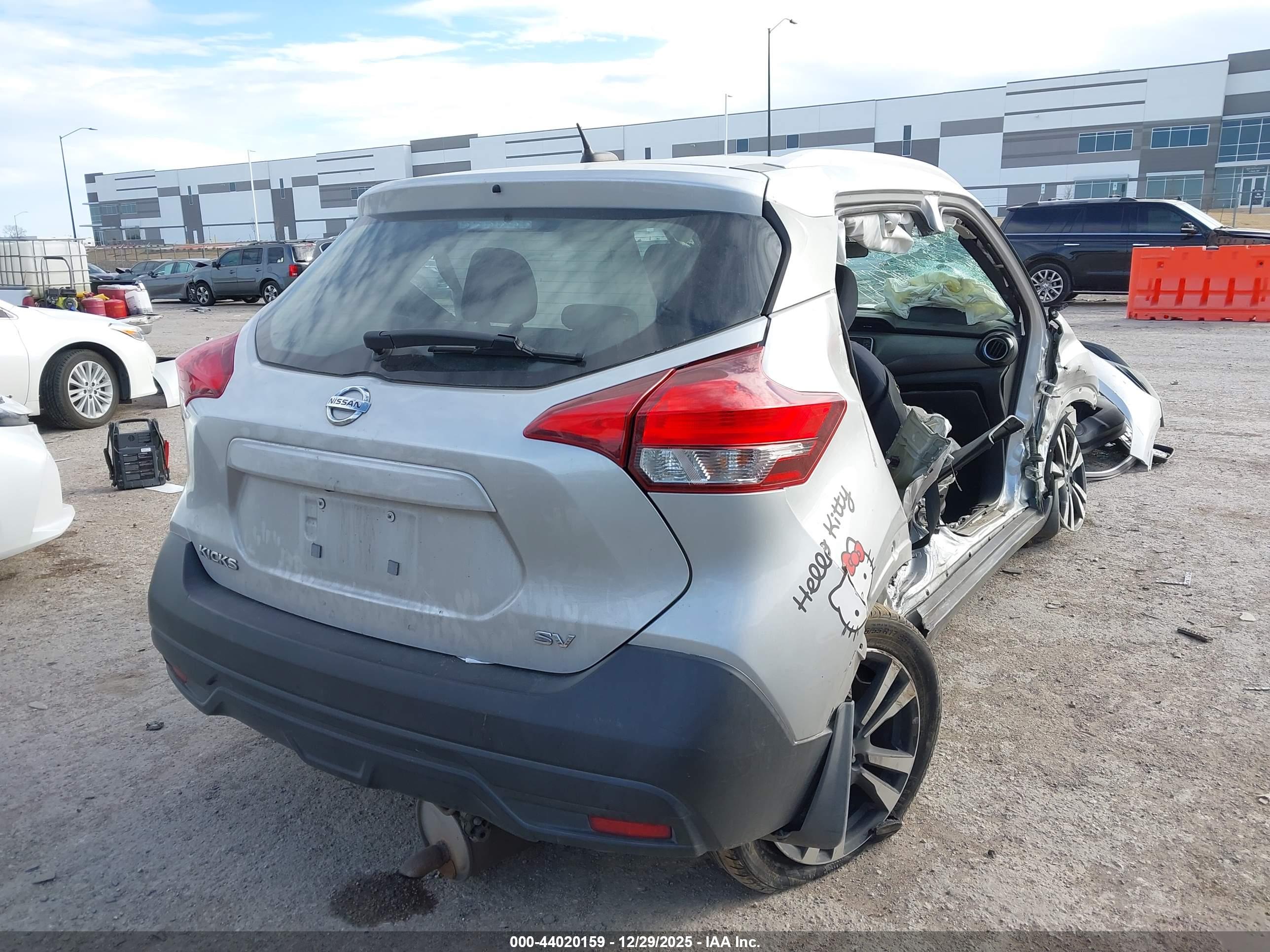 NISSAN KICKS image 4