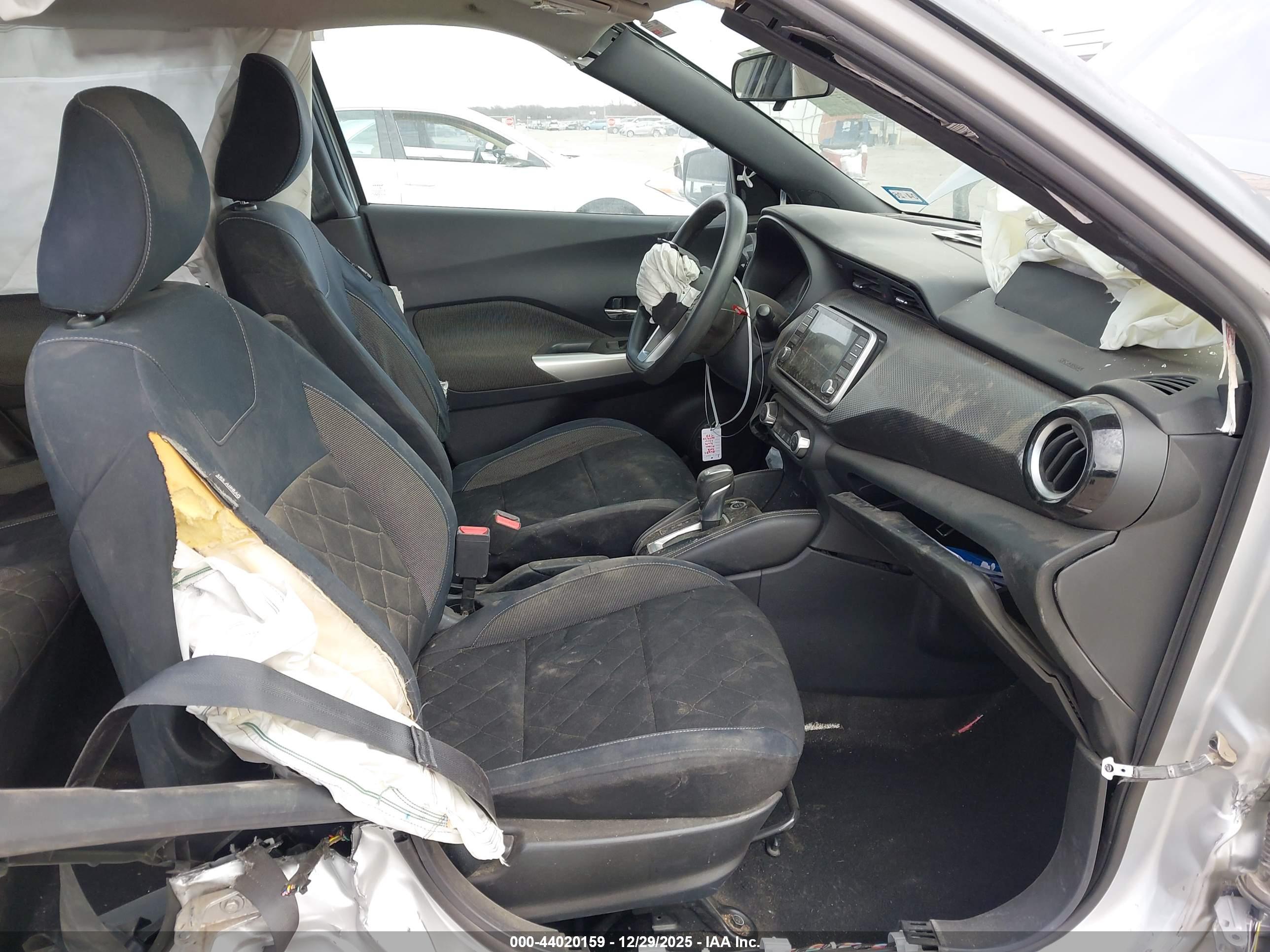NISSAN KICKS image 5