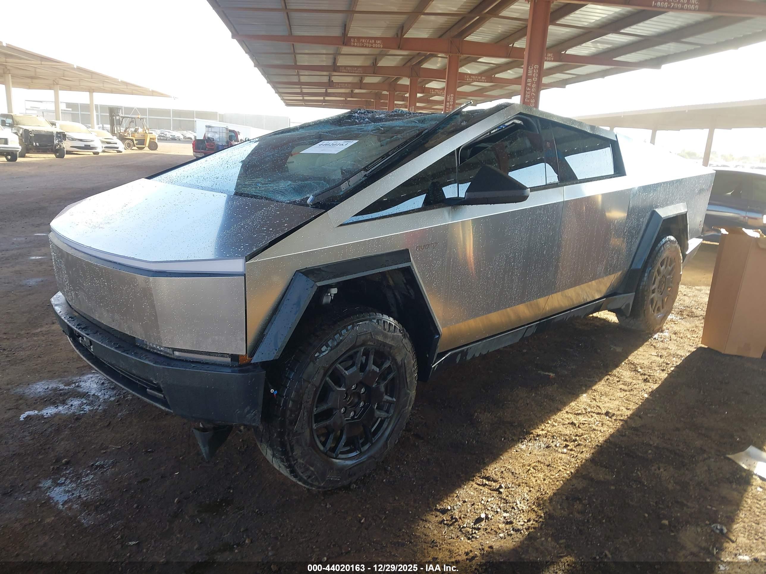 TESLA CYBERTRUCK image 2