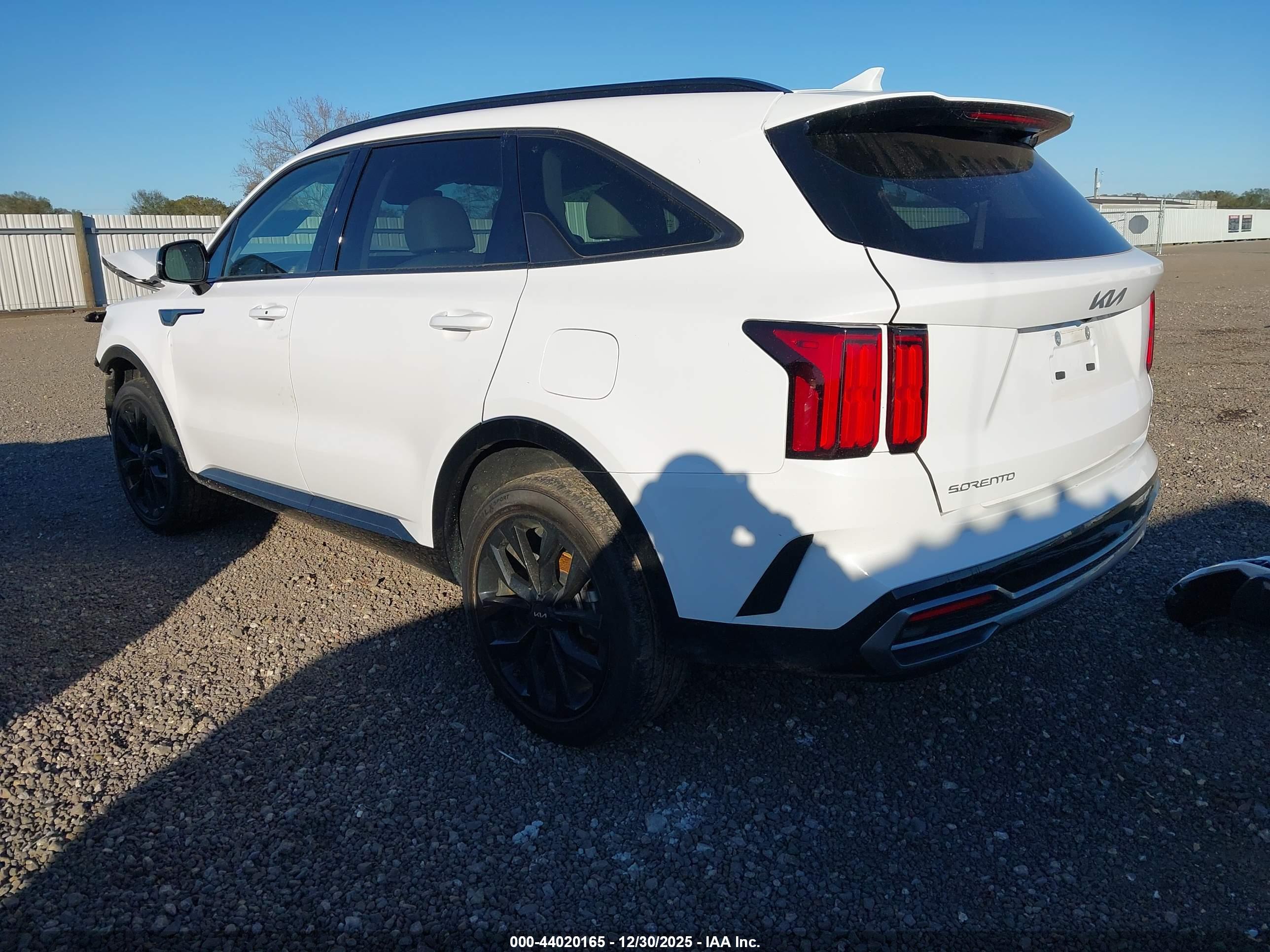 KIA SORENTO image 3