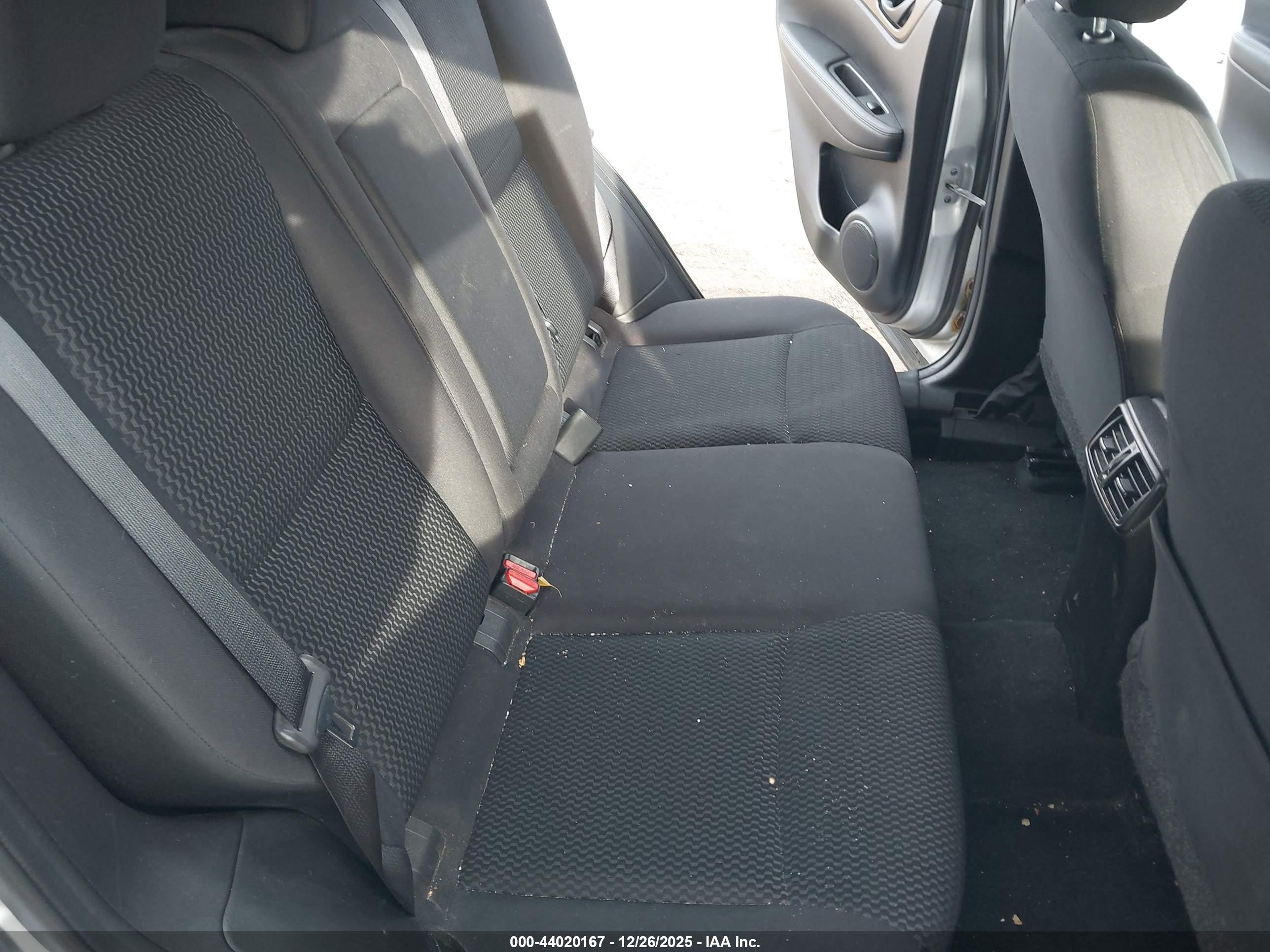 NISSAN ROGUE image 8