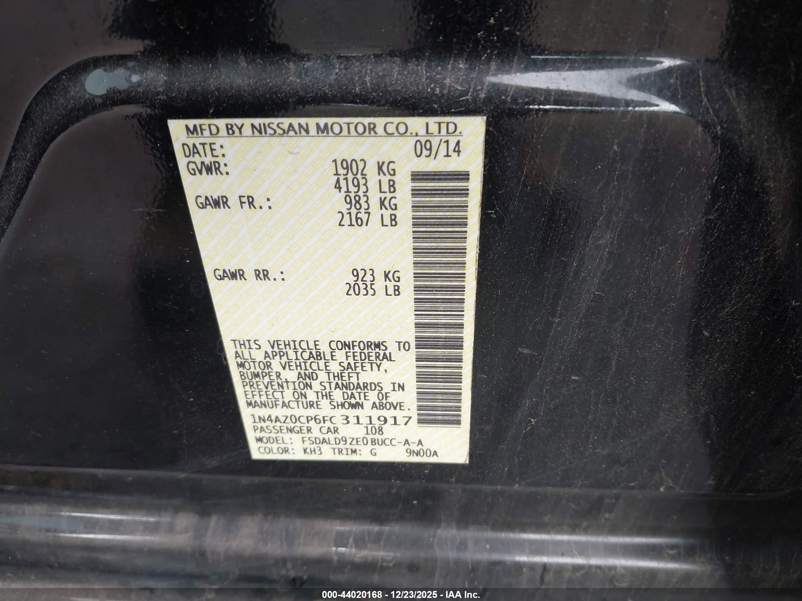 NISSAN LEAF image 9