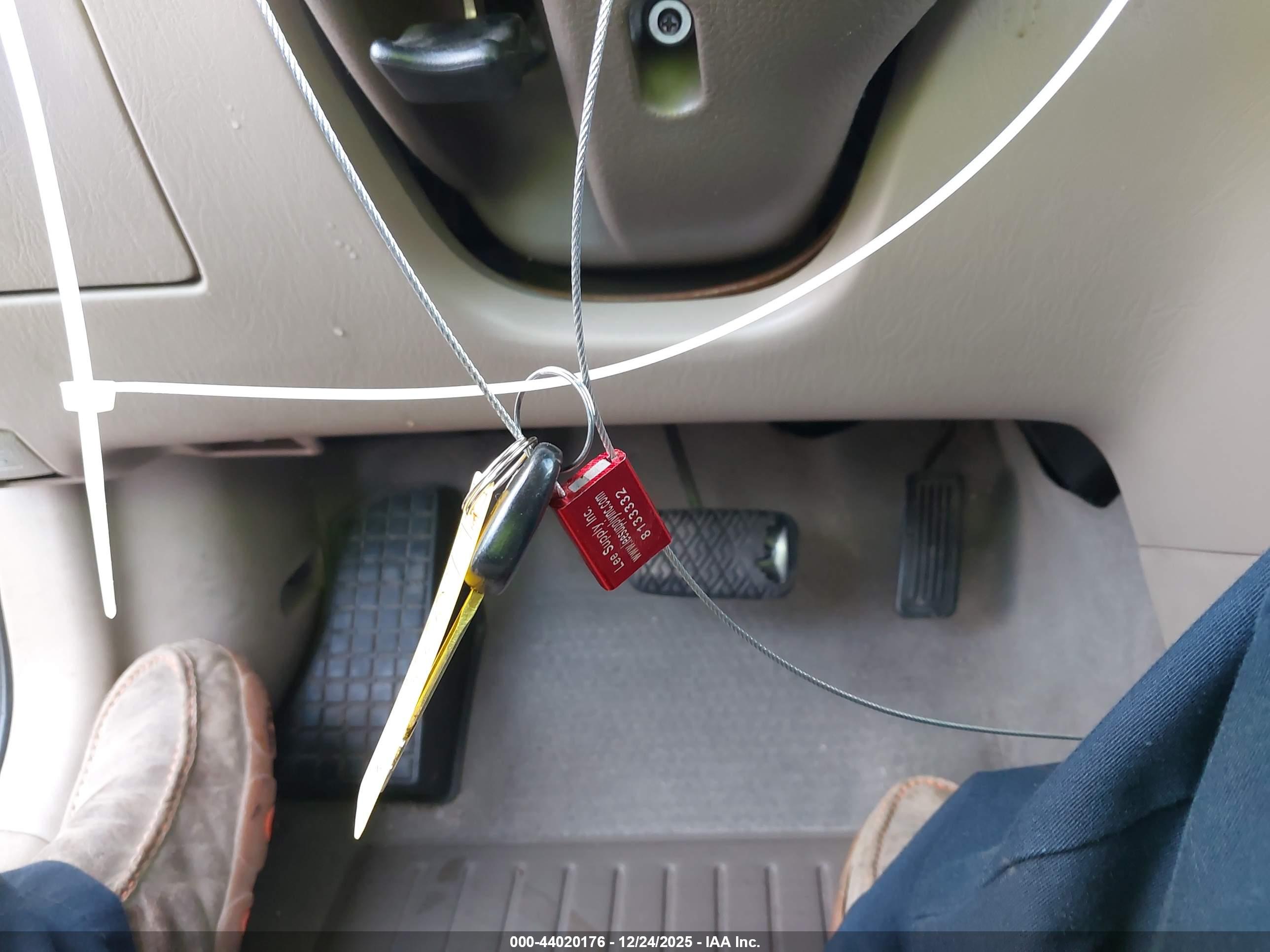 TOYOTA COROLLA image 11