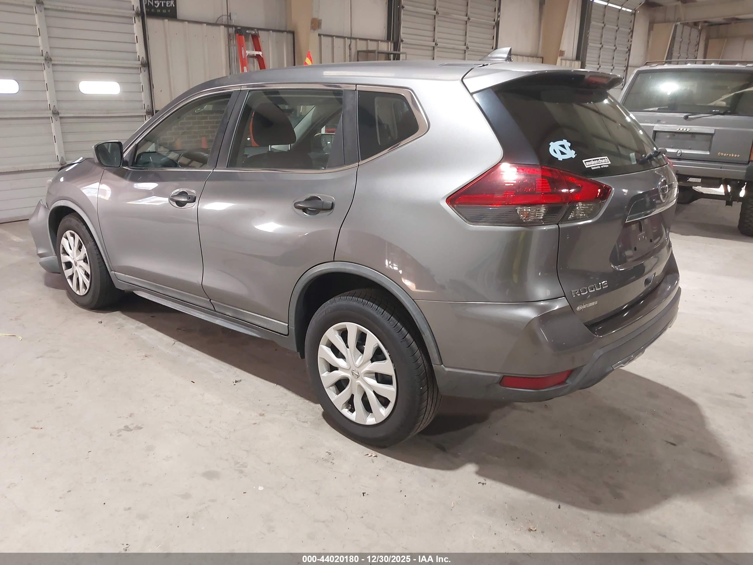 NISSAN ROGUE image 3