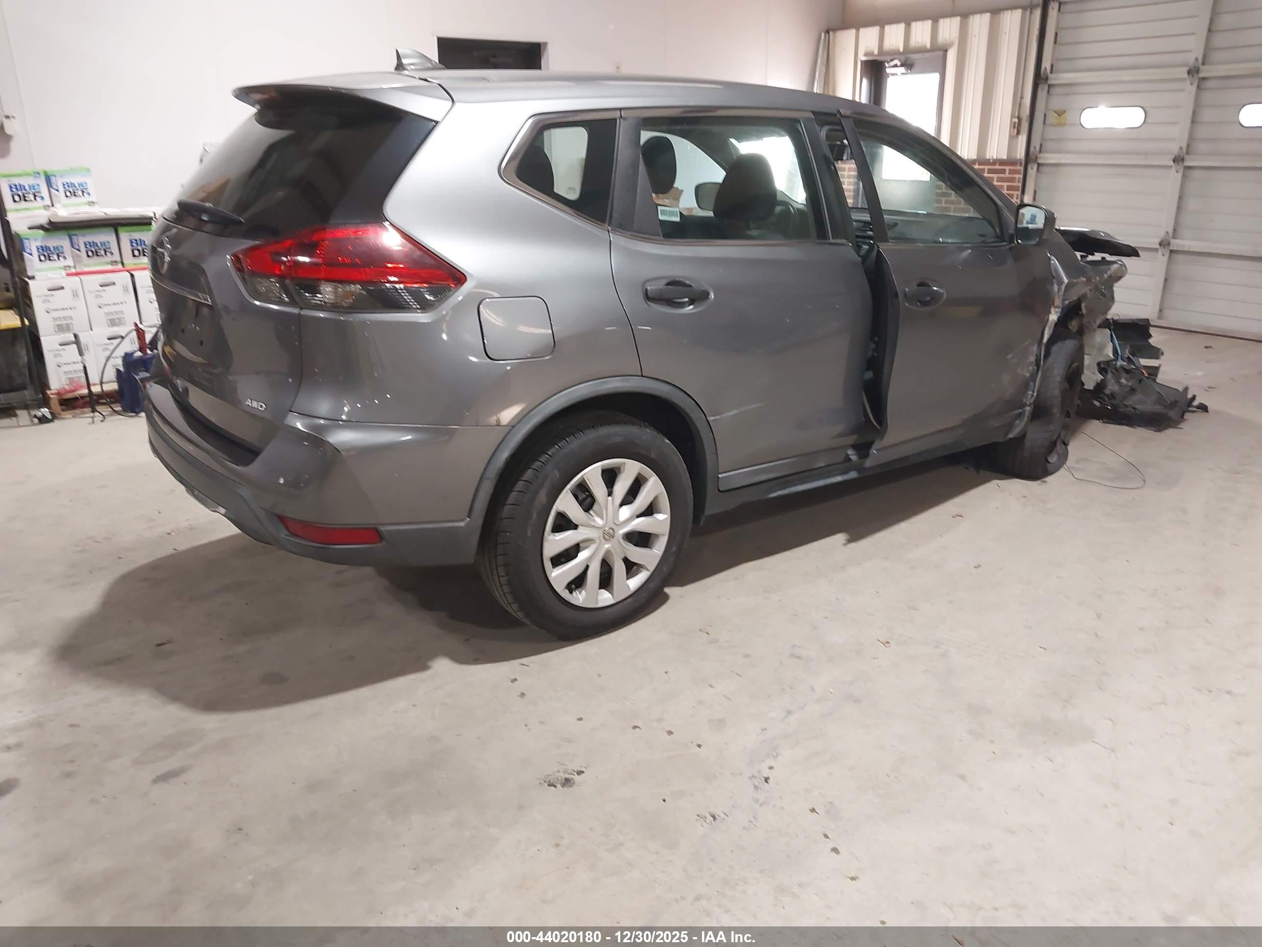 NISSAN ROGUE image 4