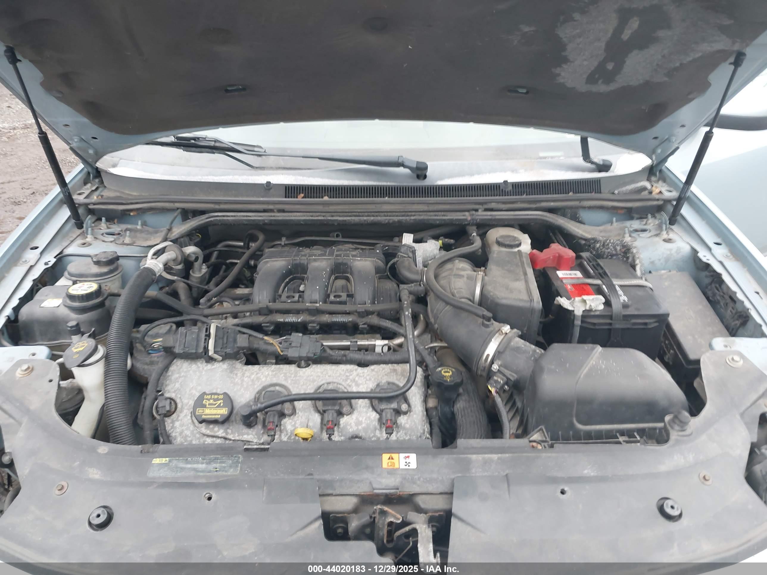 FORD TAURUS image 10