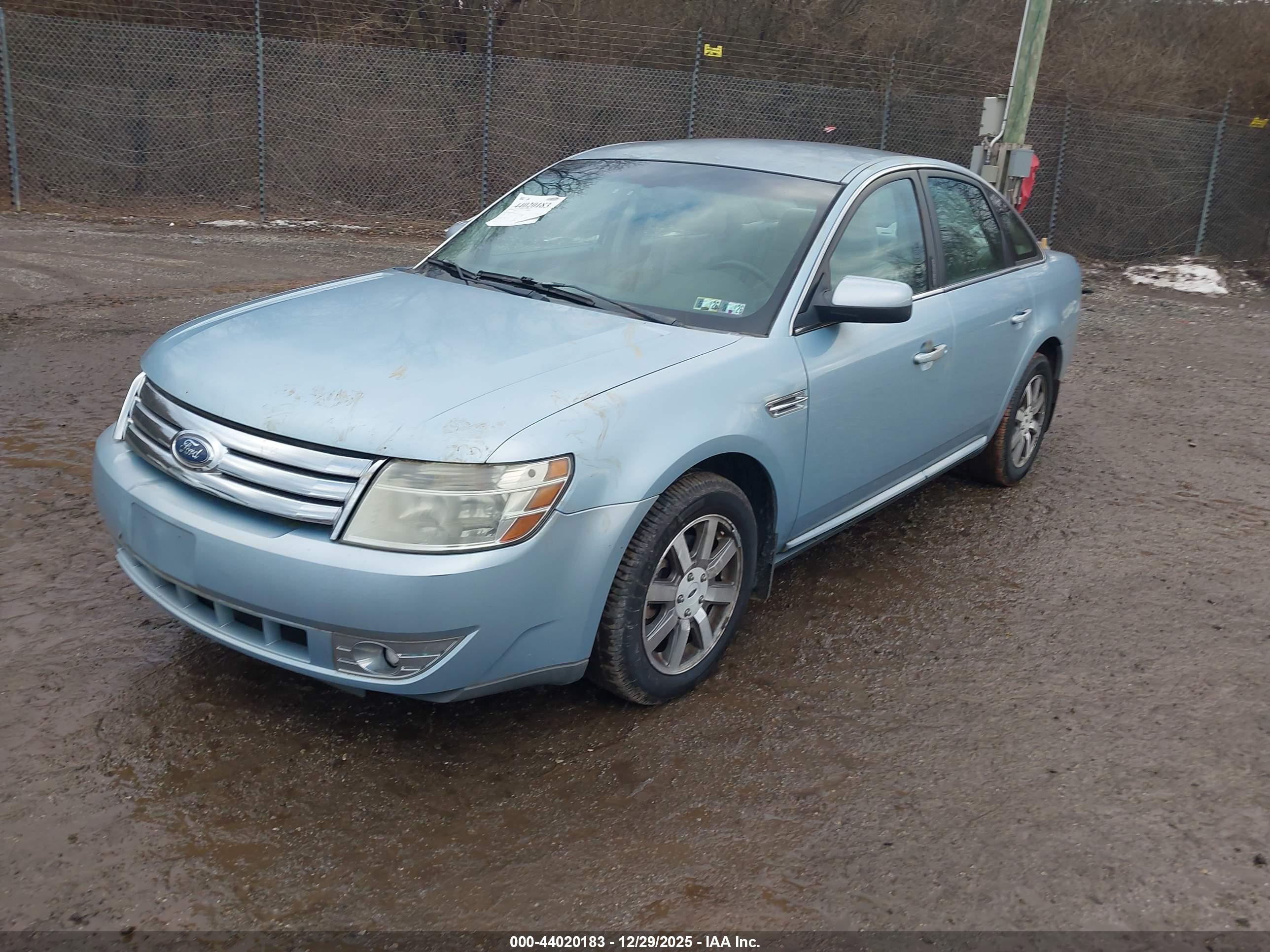 FORD TAURUS image 2
