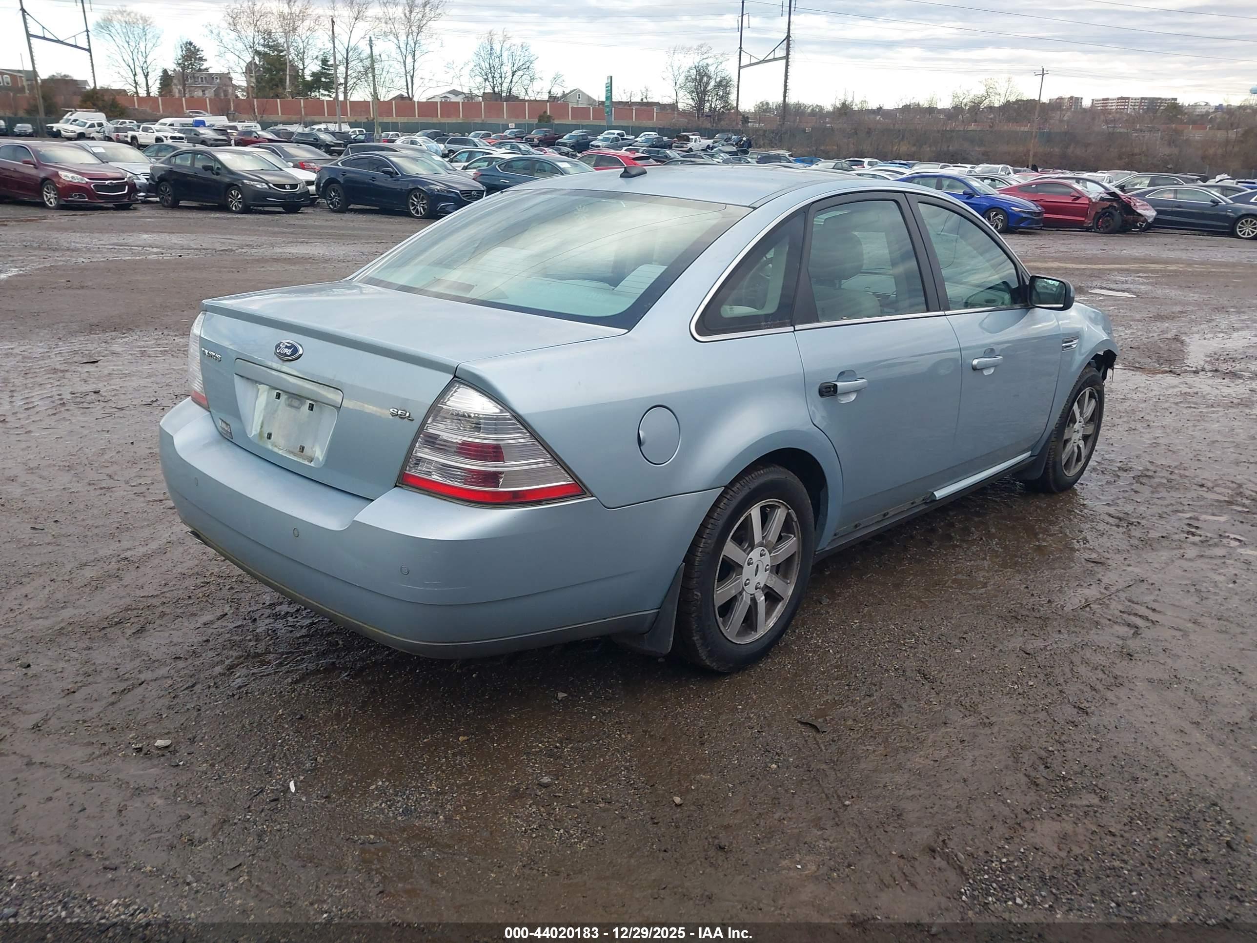FORD TAURUS image 4