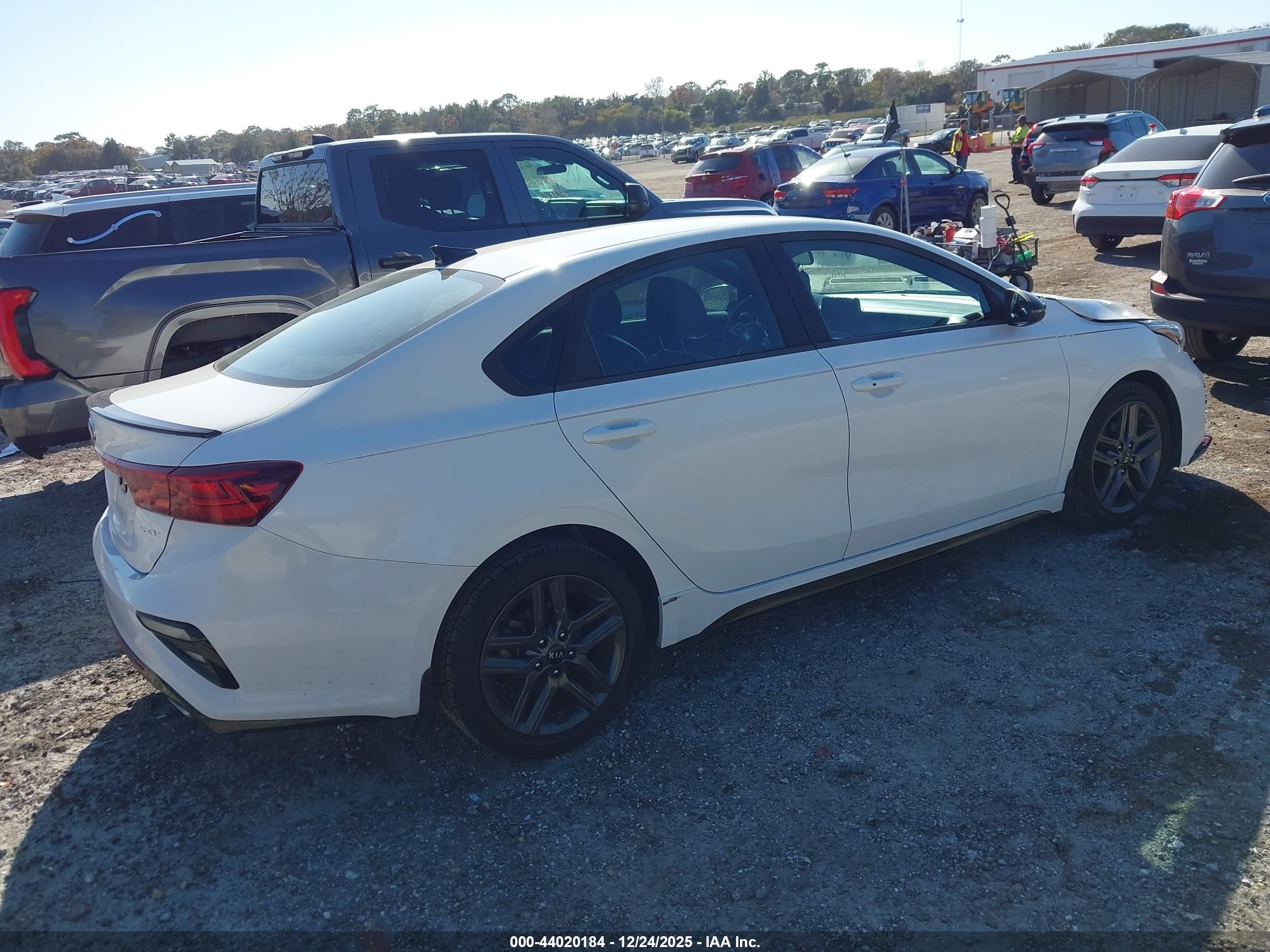 KIA FORTE image 4