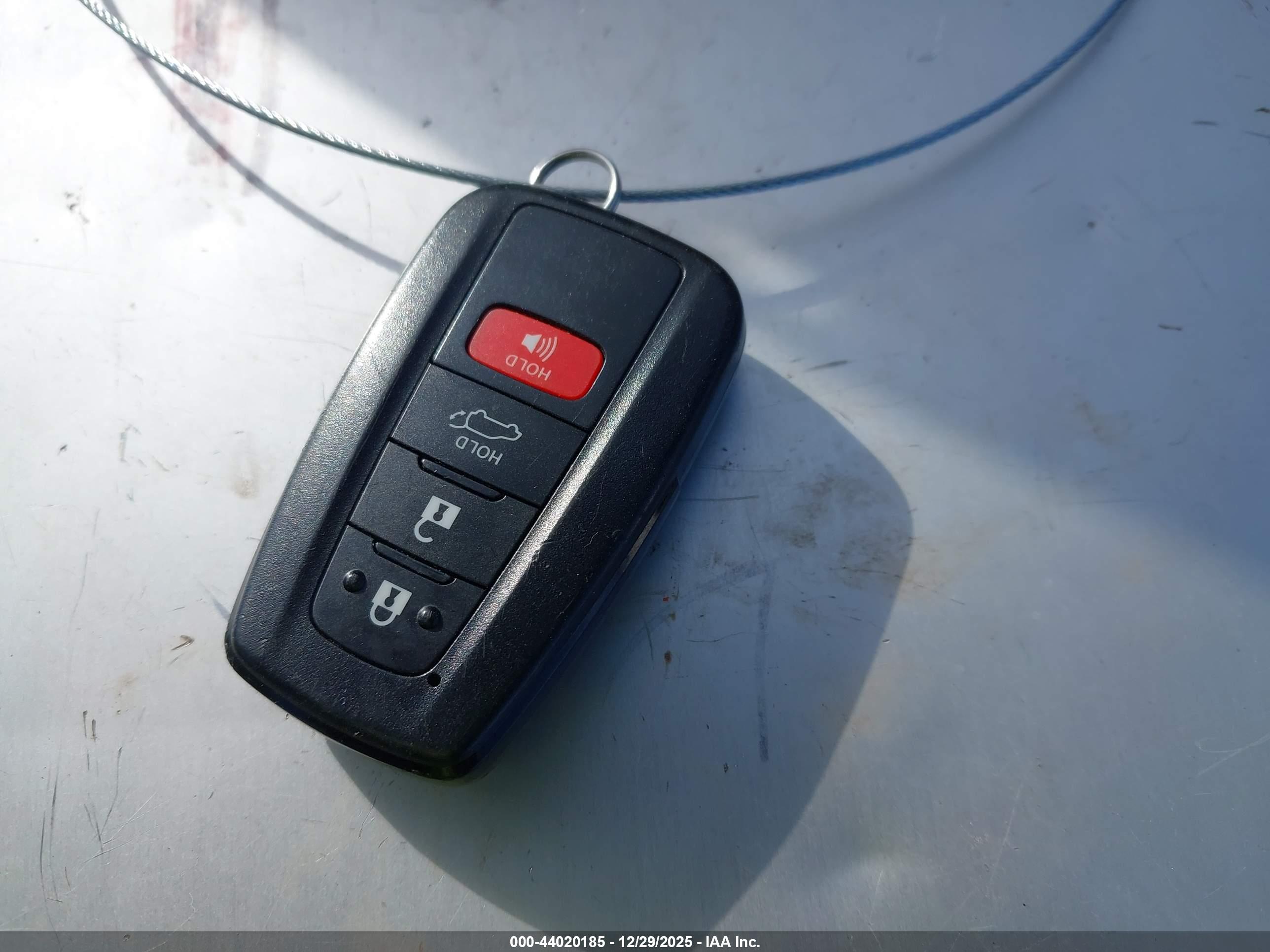 TOYOTA RAV4 image 11