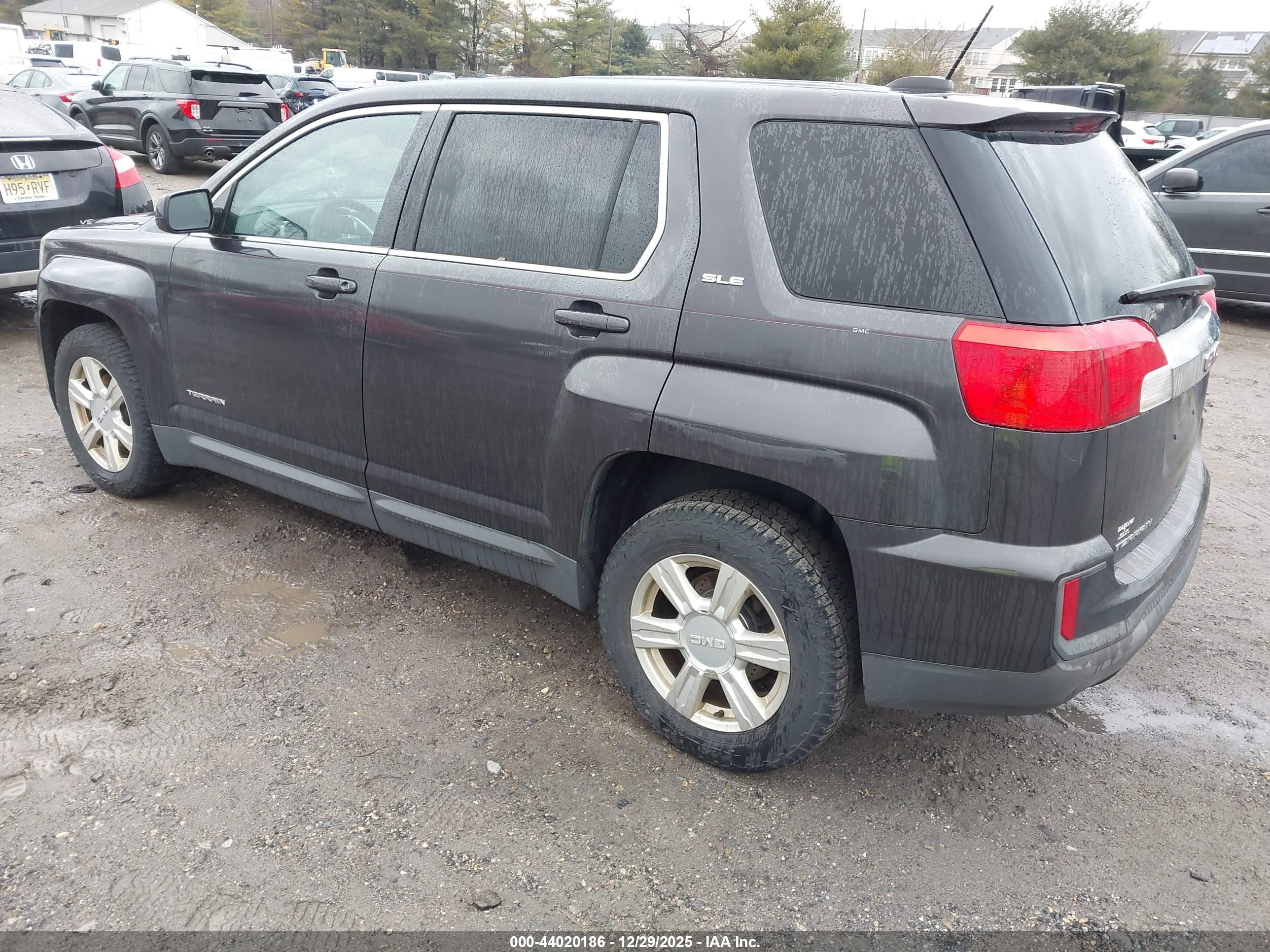 GMC TERRAIN image 3