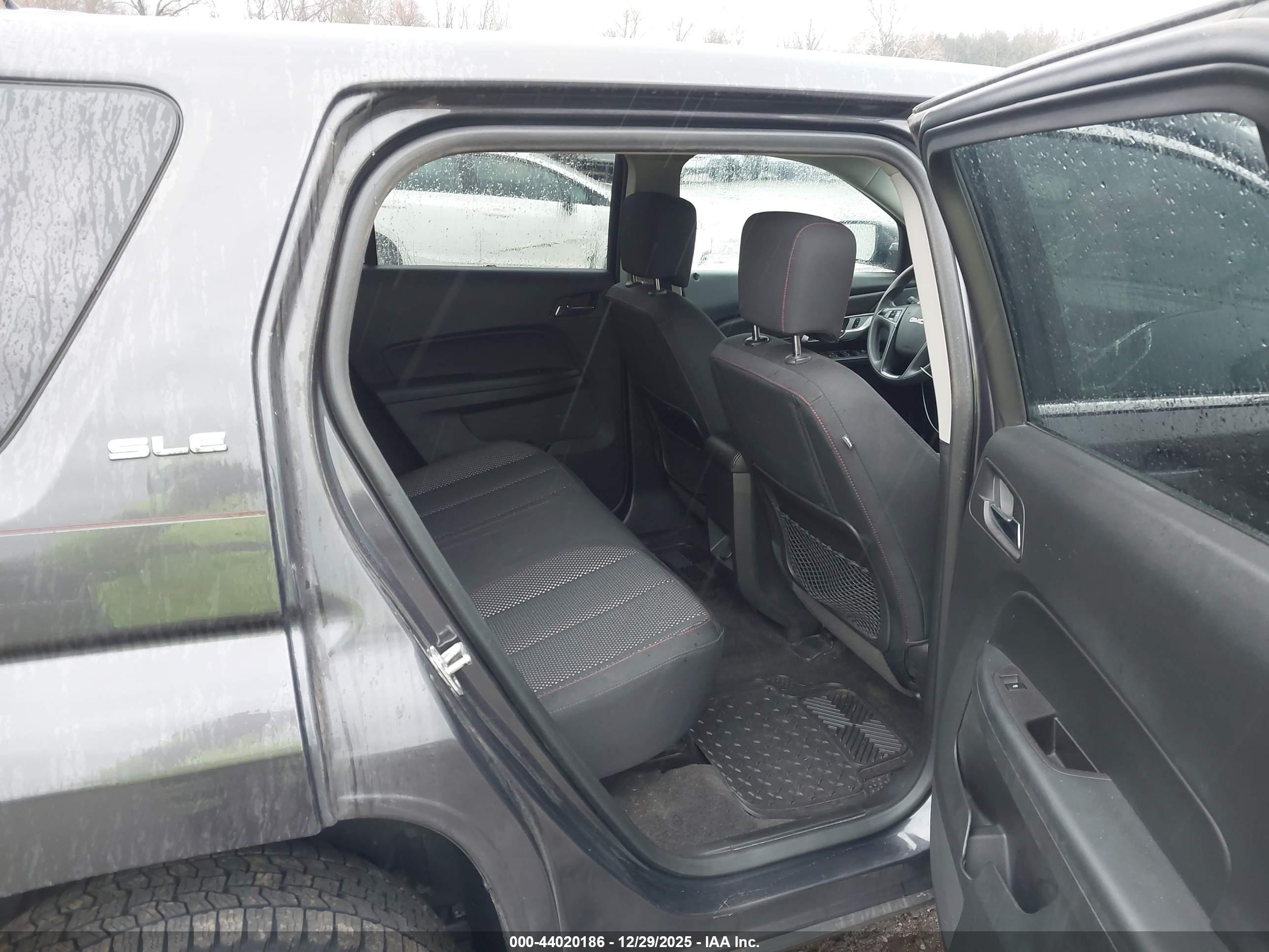 GMC TERRAIN image 8