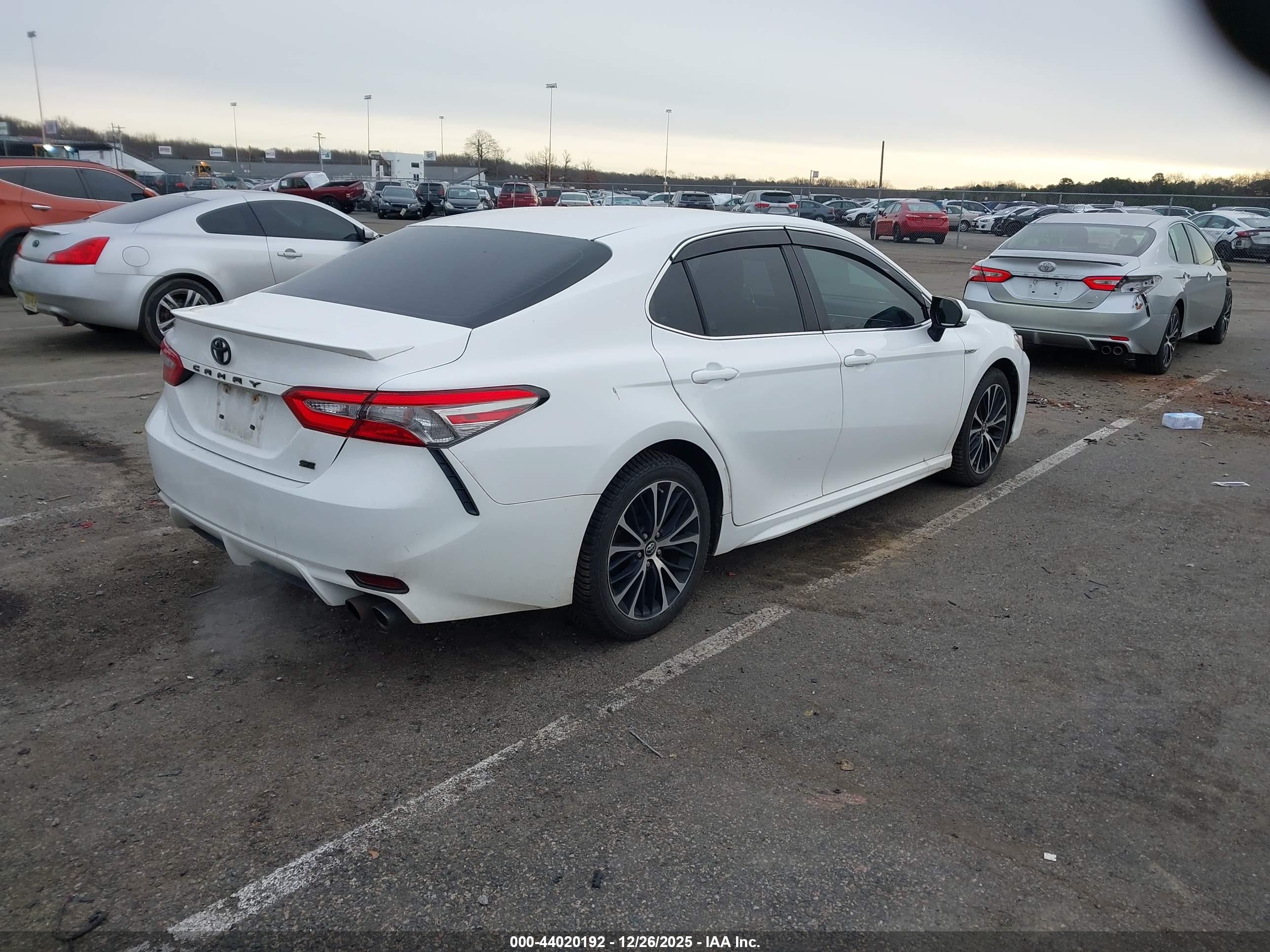 TOYOTA CAMRY image 4