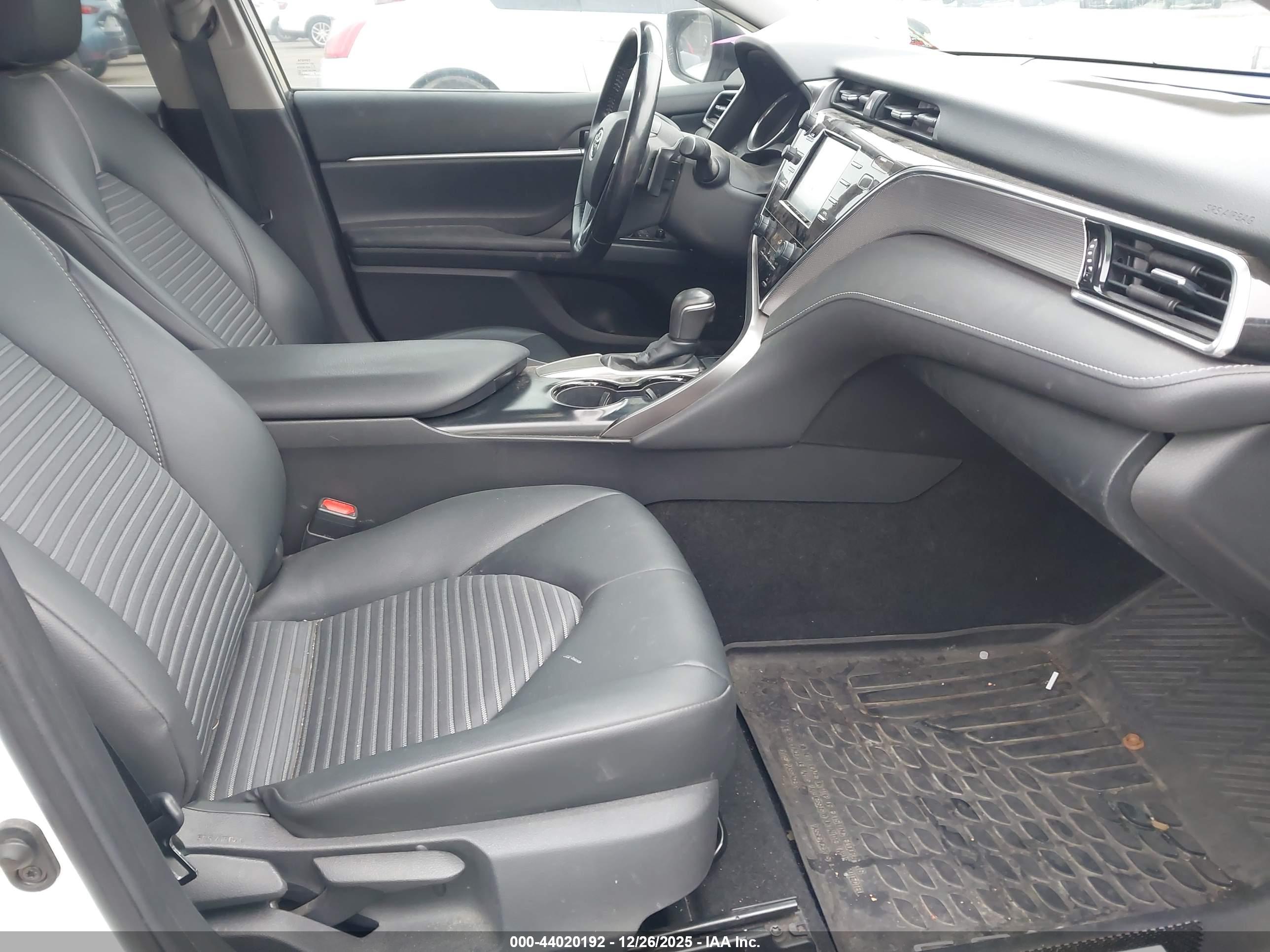 TOYOTA CAMRY image 5
