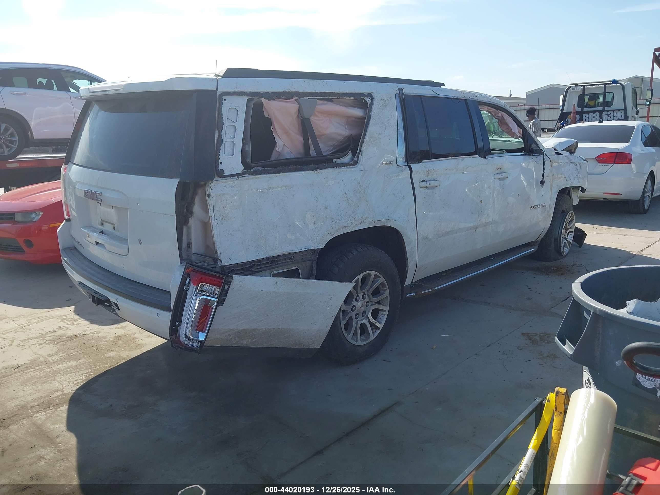 GMC YUKON image 4