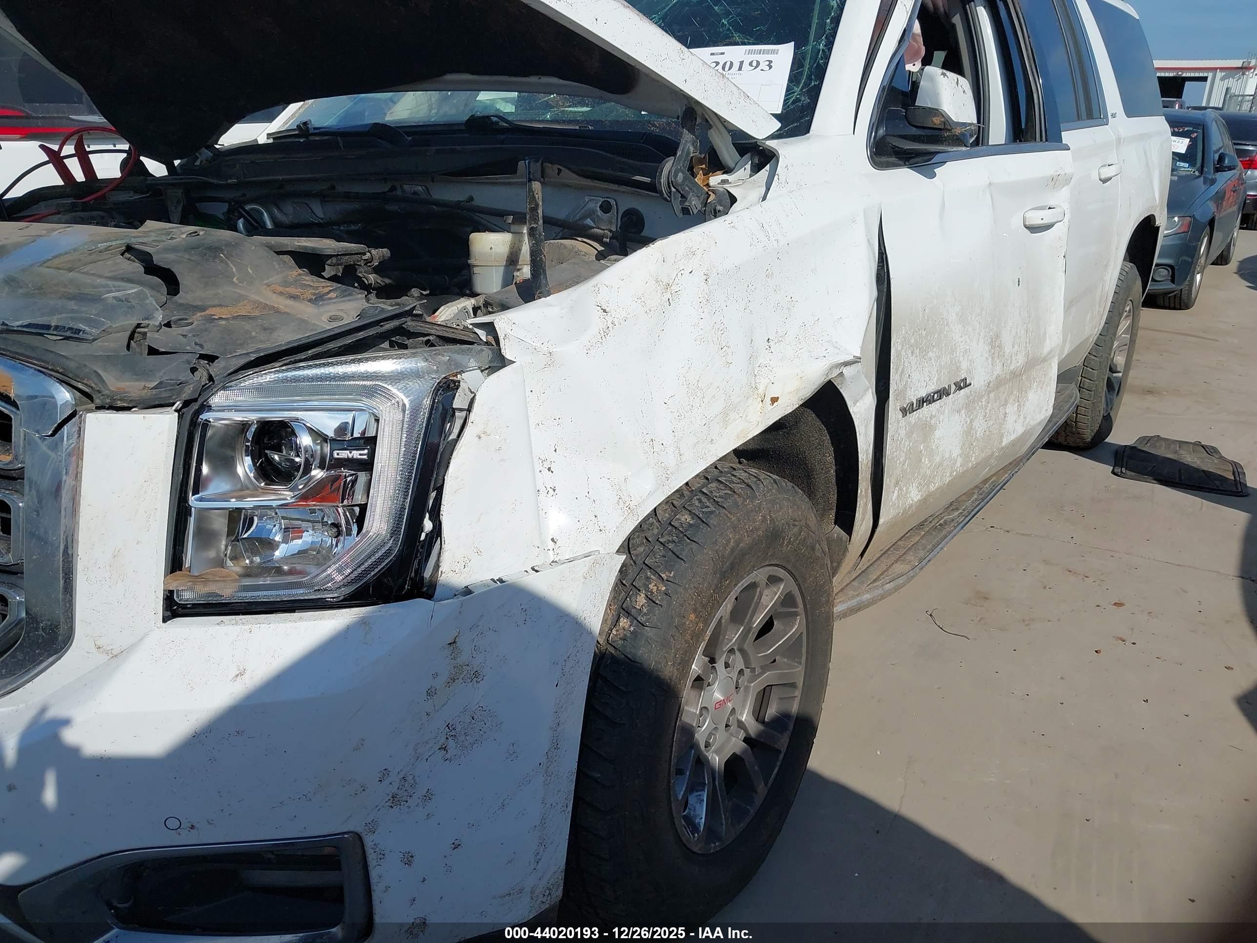 GMC YUKON image 6