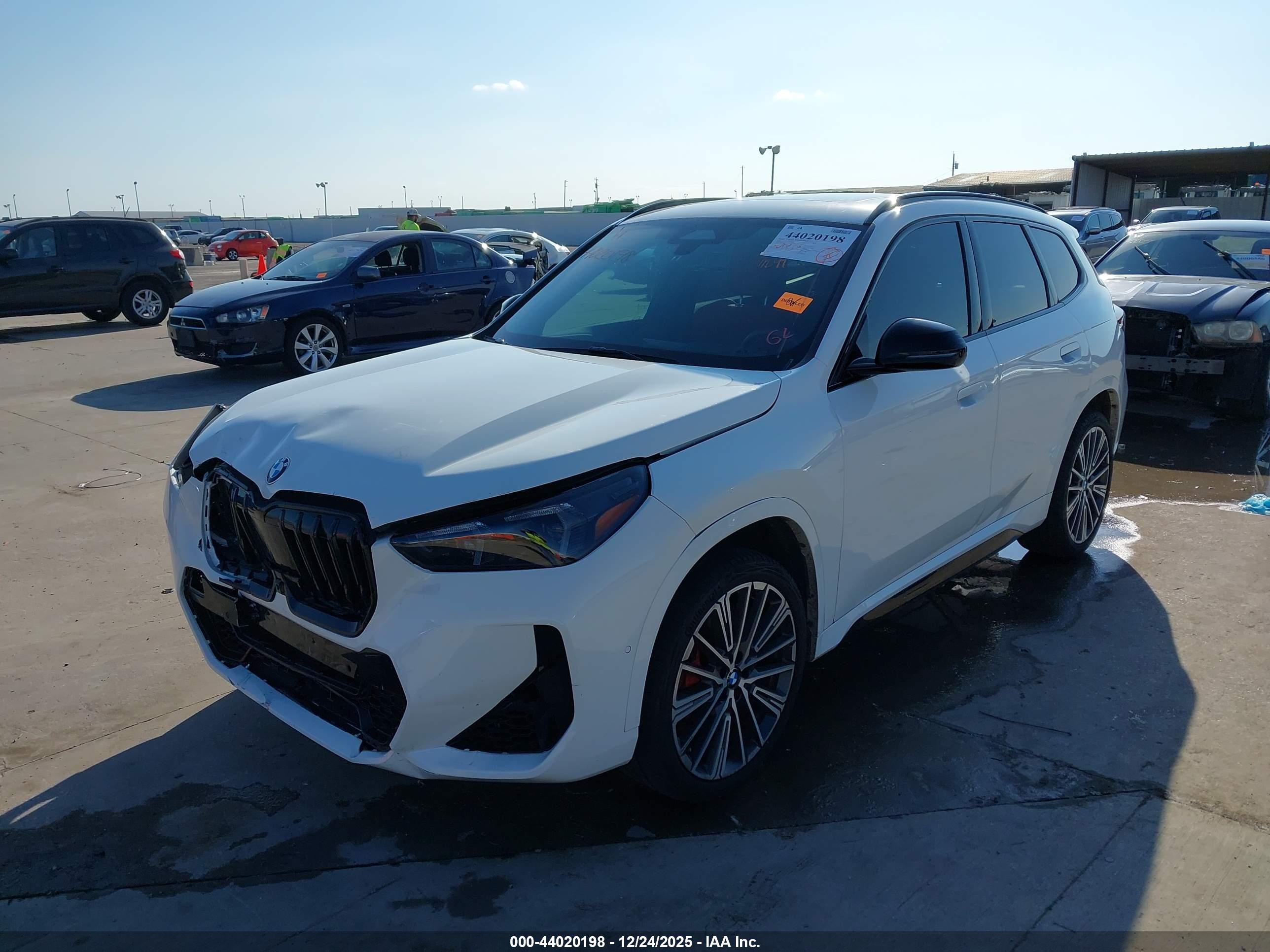 BMW X1 image 2