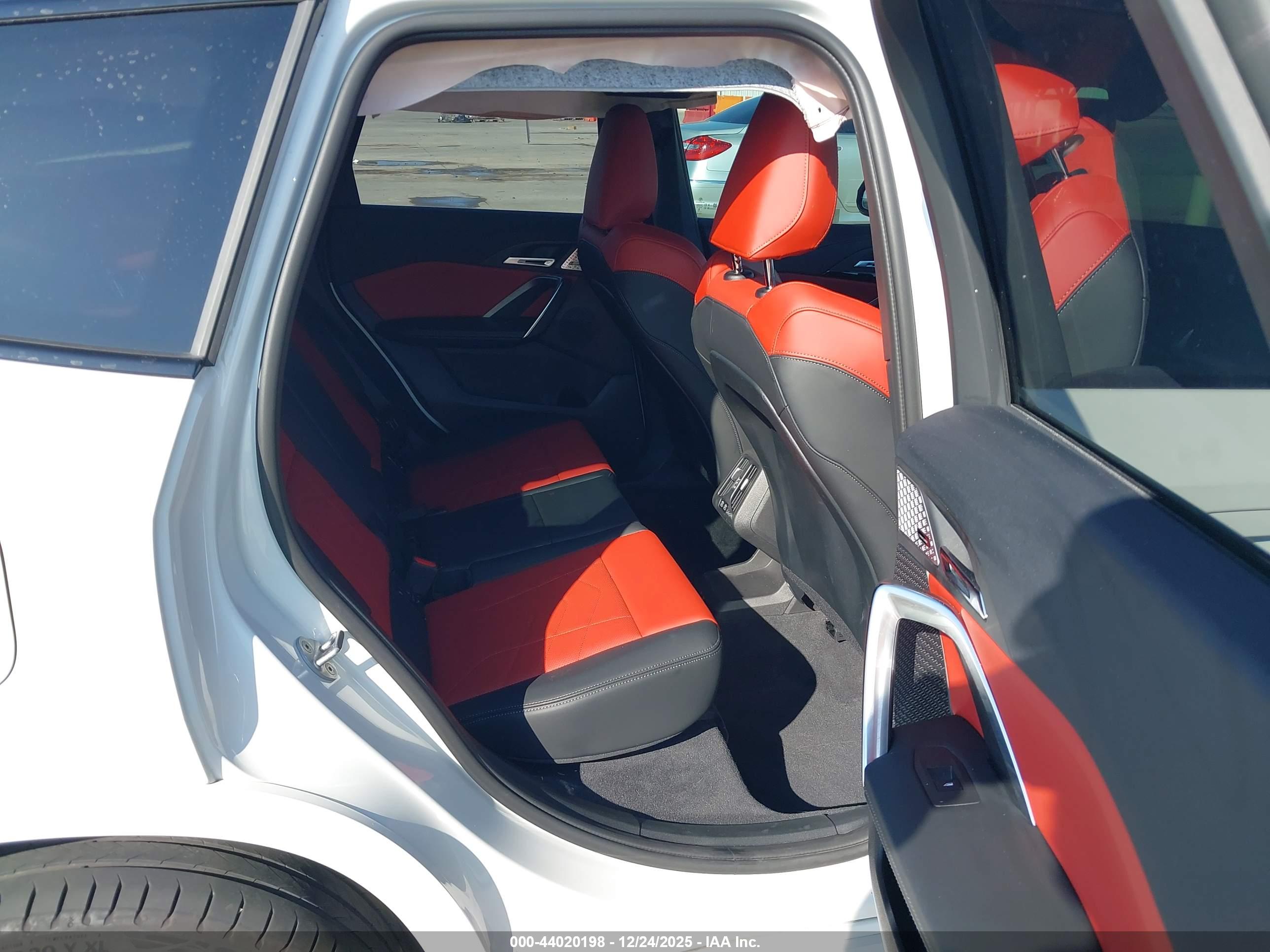 BMW X1 image 8