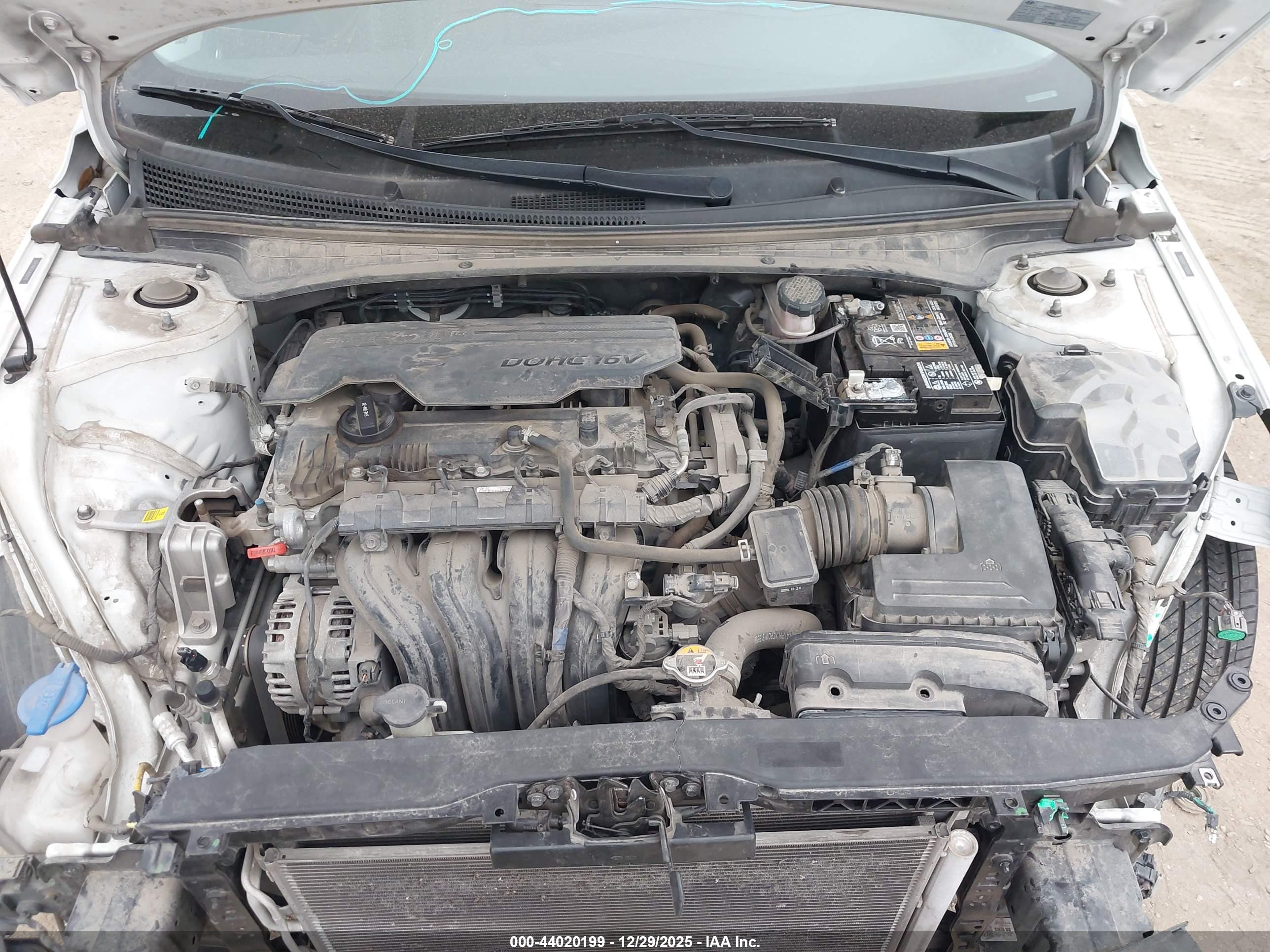 HYUNDAI ELANTRA image 10