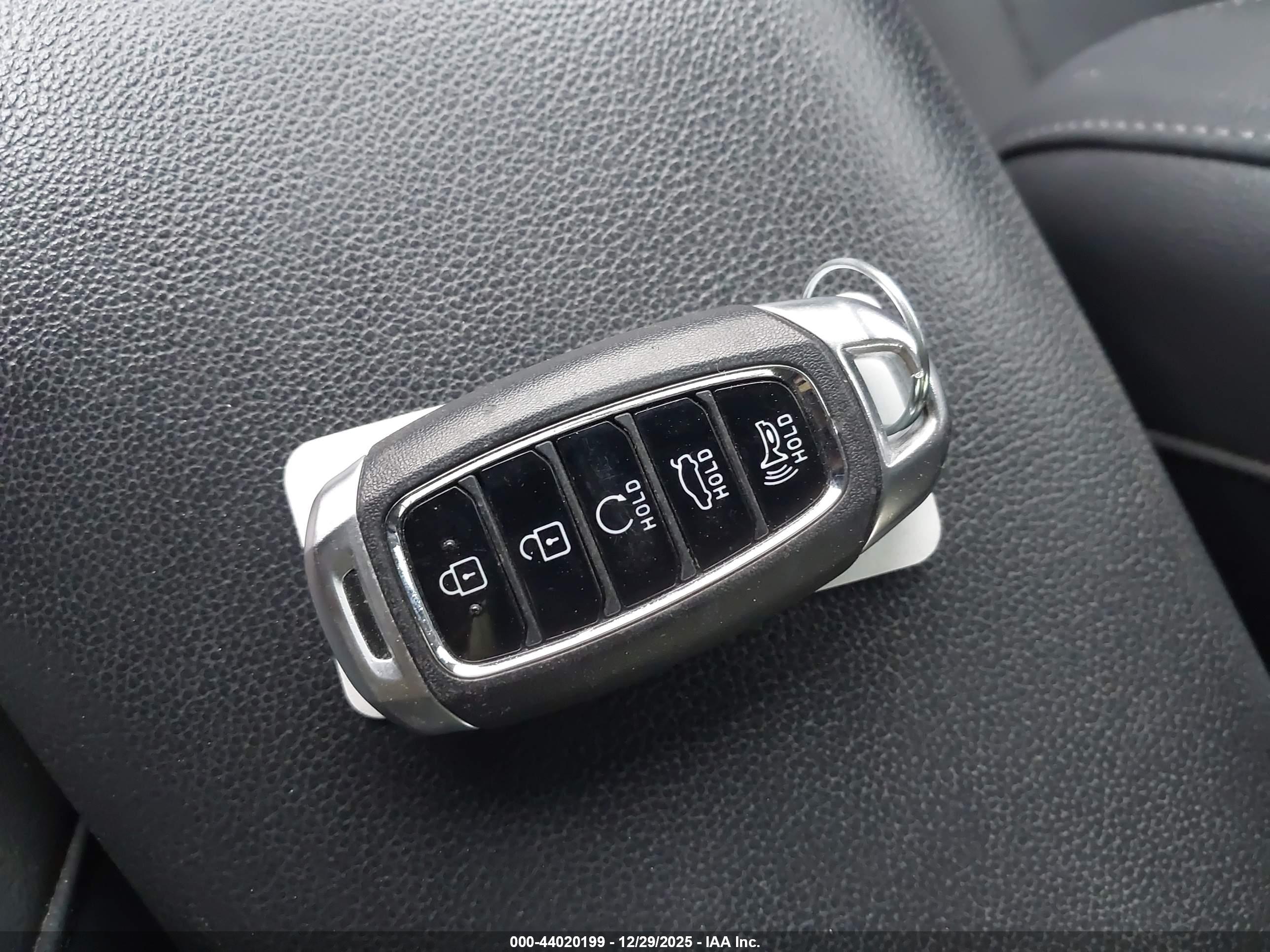 HYUNDAI ELANTRA image 11