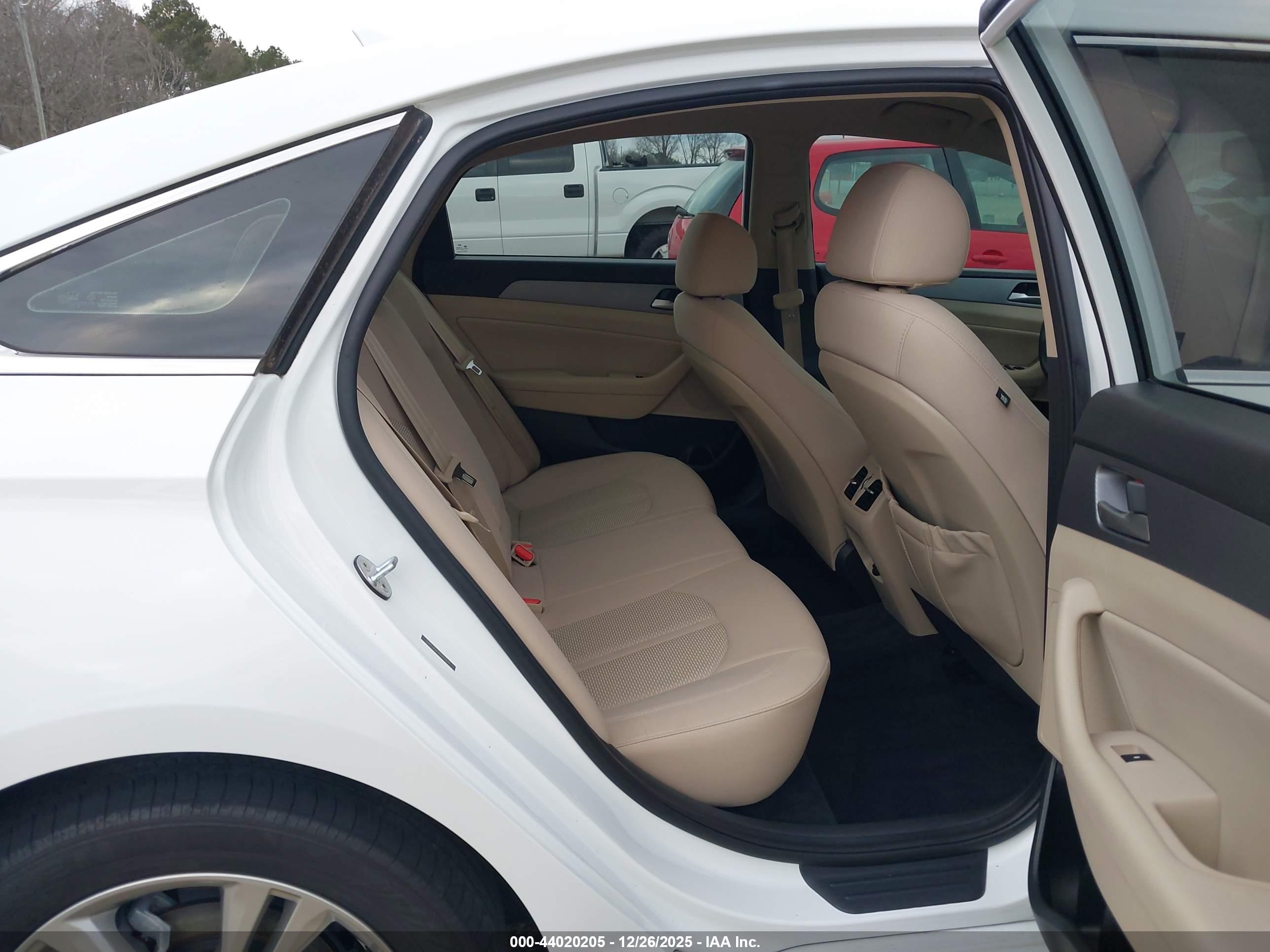 HYUNDAI SONATA image 8