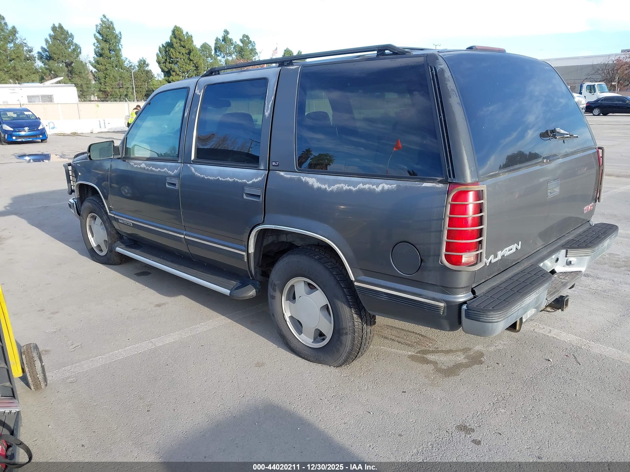 GMC YUKON image 3