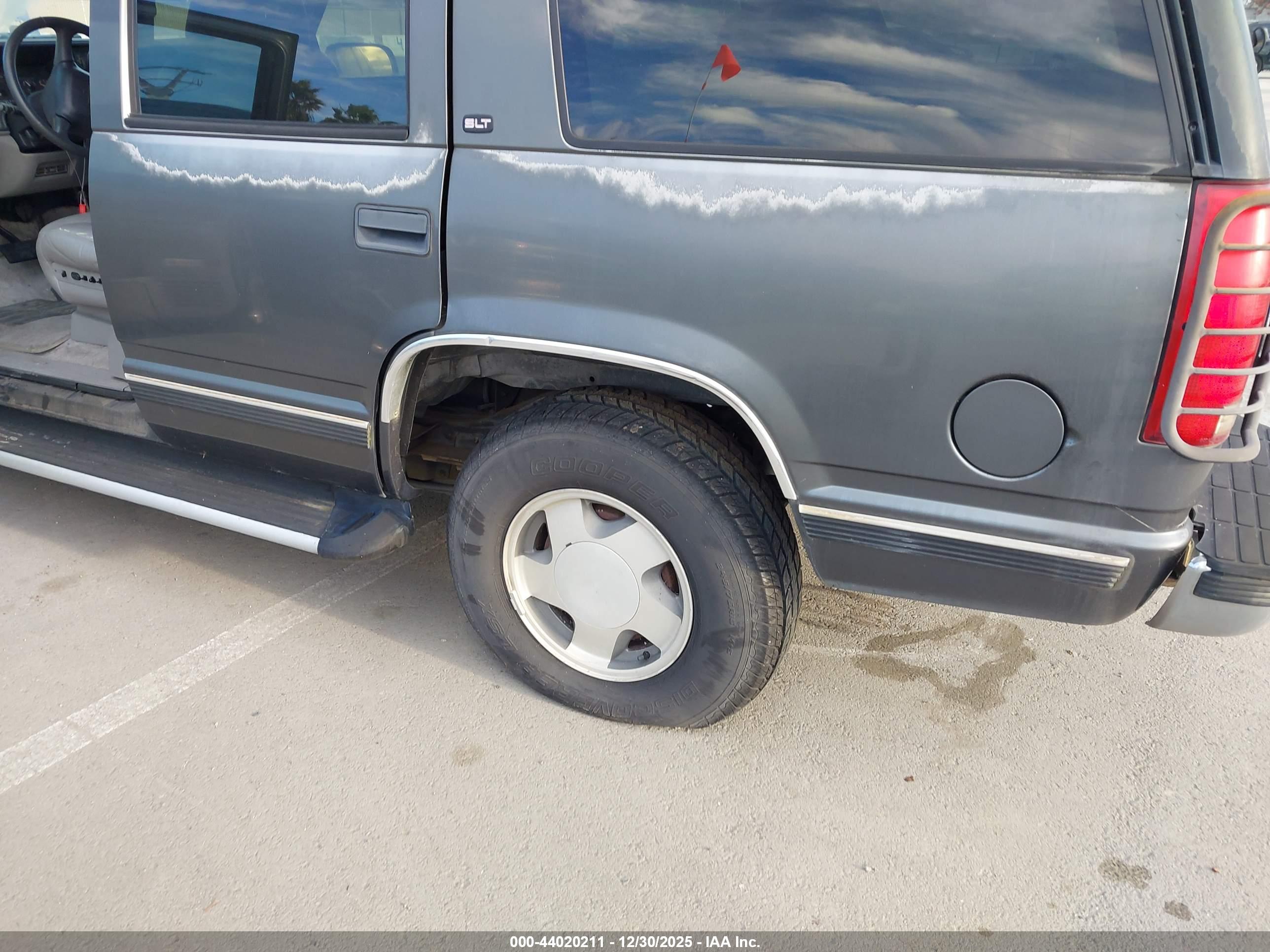 GMC YUKON image 6
