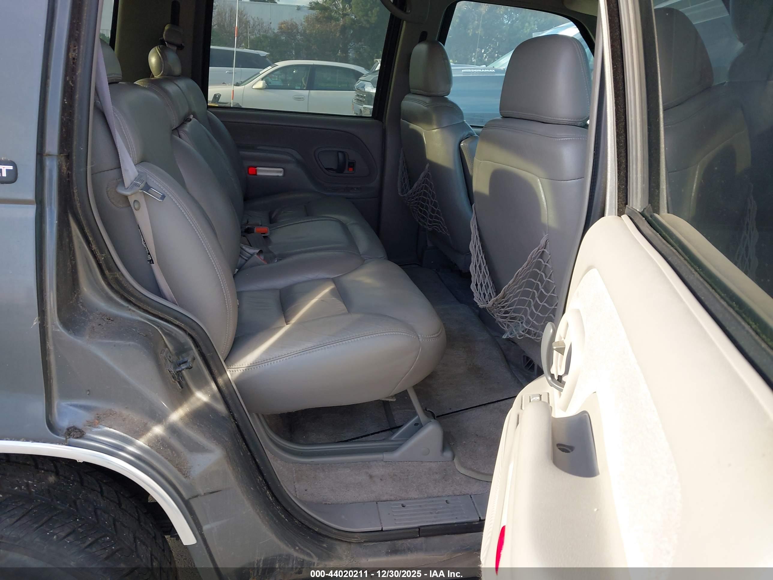 GMC YUKON image 8